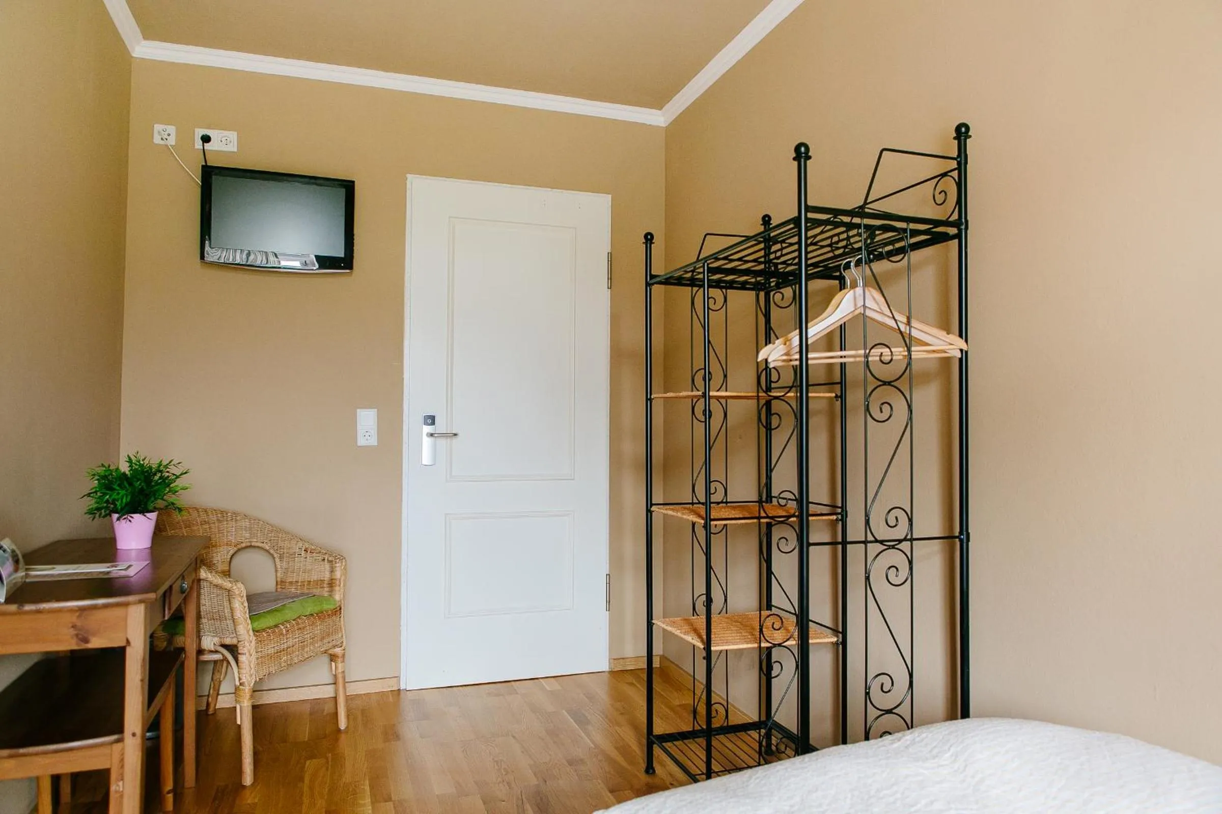 Bed in Landhotel Airport-Inn