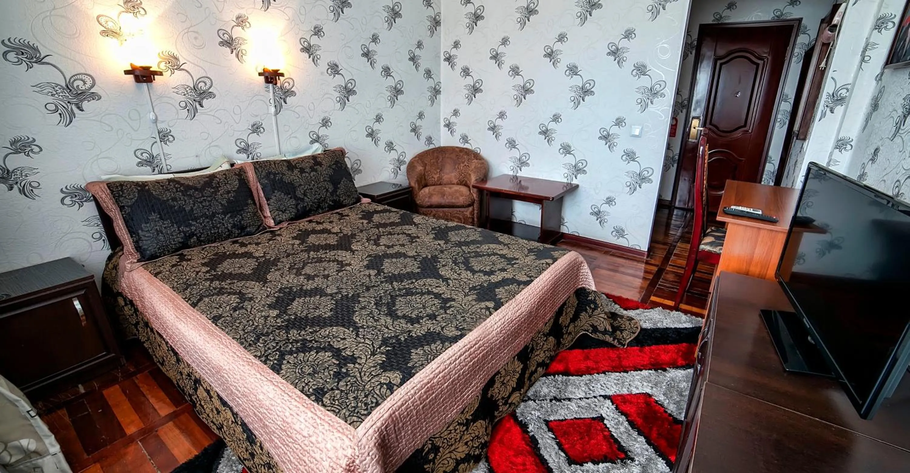 Bed in Hotel Osh-Nuru
