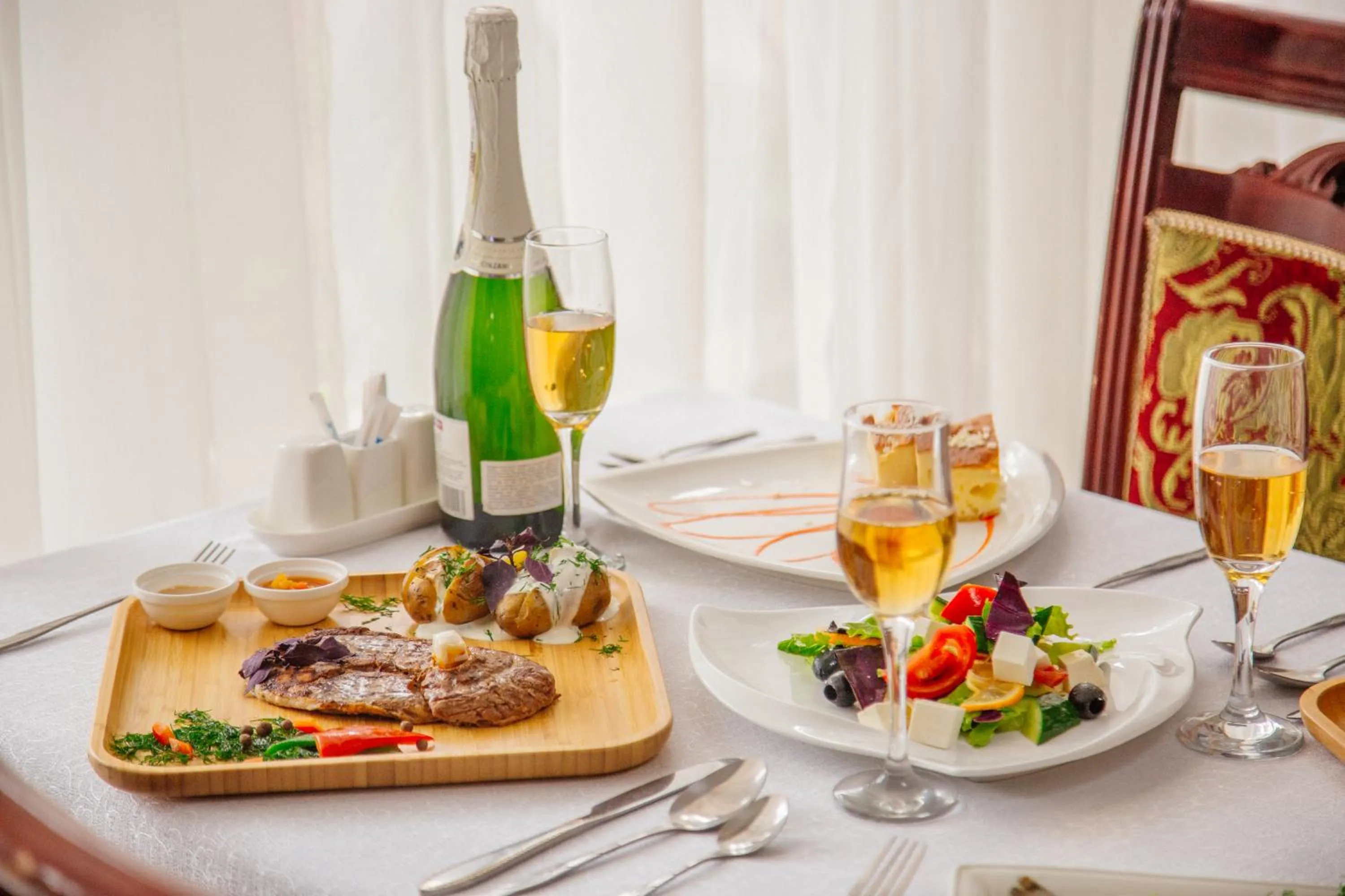 Restaurant/places to eat in Hotel Osh-Nuru