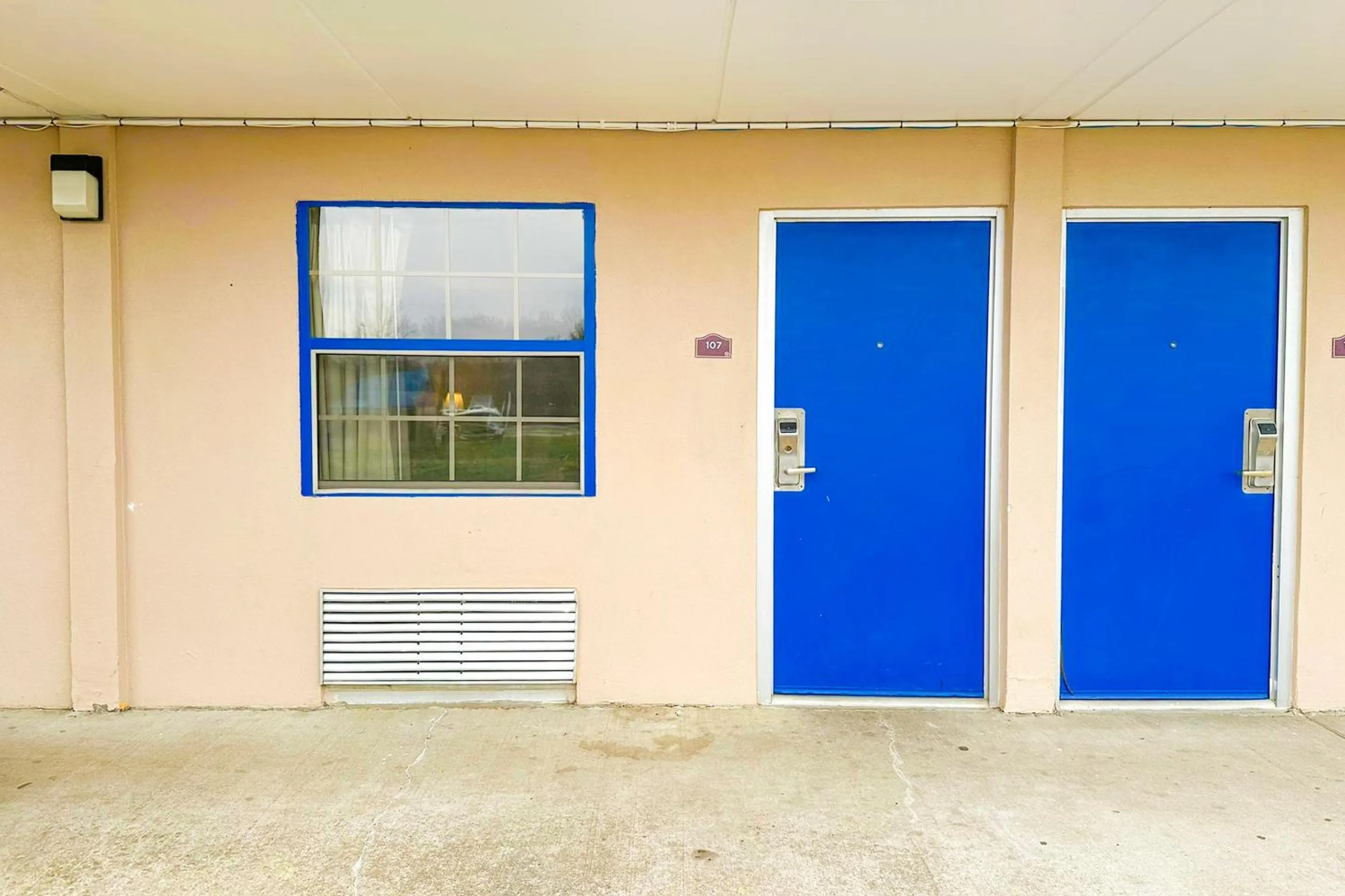 Lobby or reception in Happy Stay Inn Madisonville I-69 By OYO