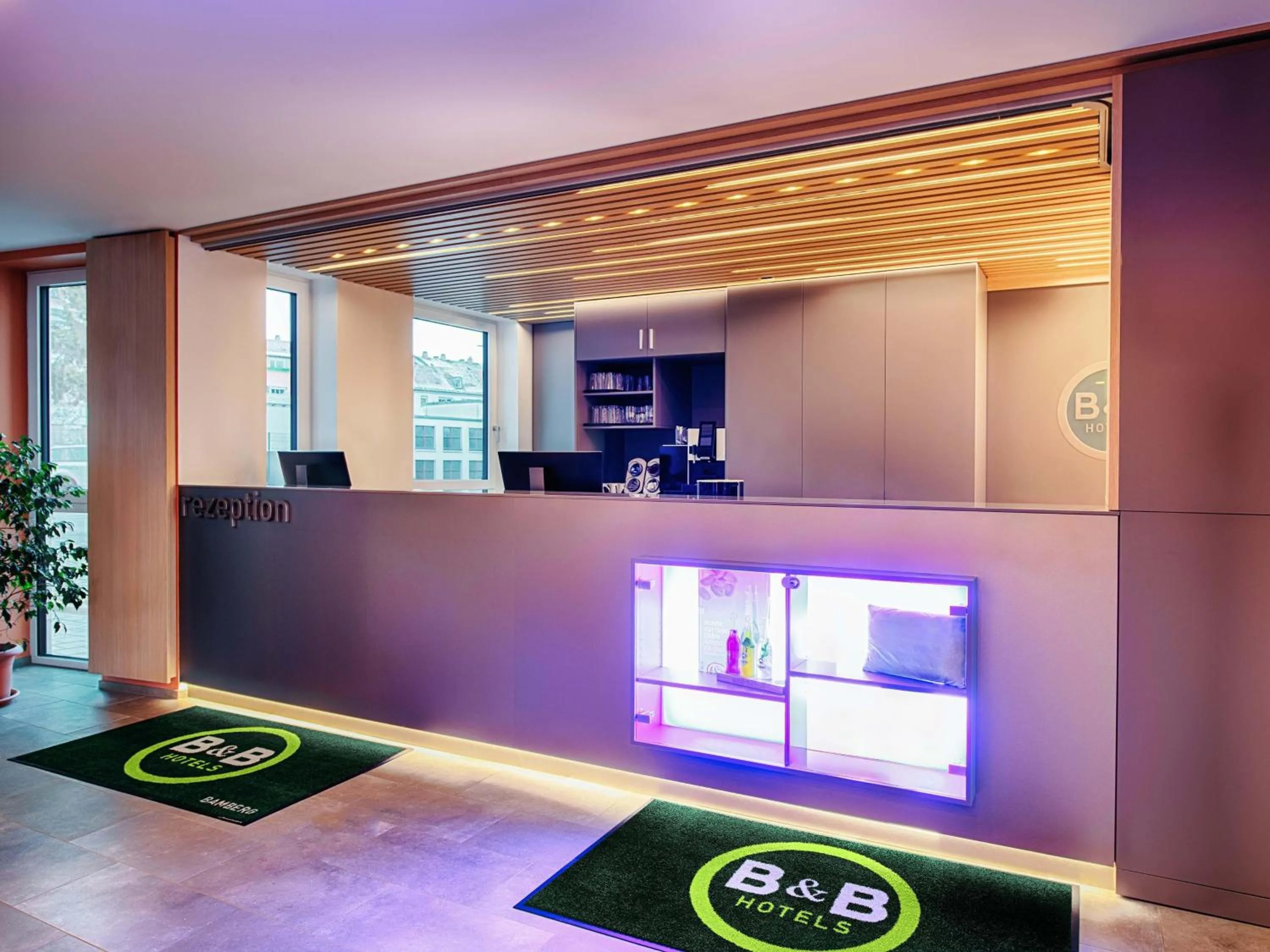 Lobby or reception in B&B Hotel Bamberg