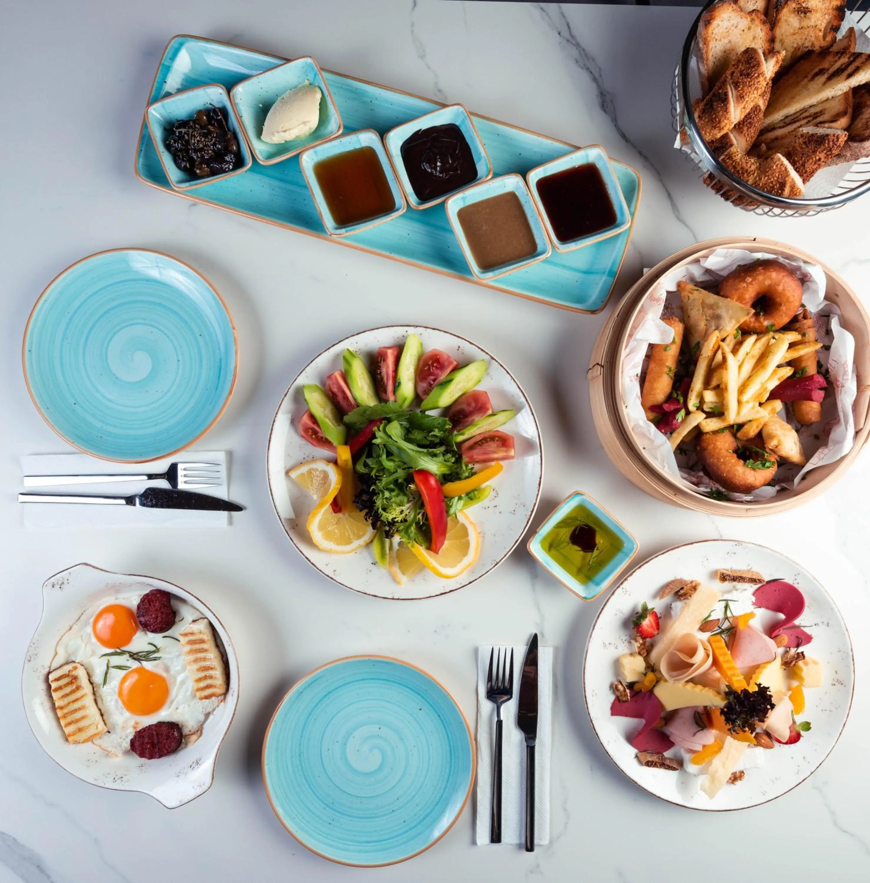 Breakfast in Courtyard Long Beach Holiday Resort