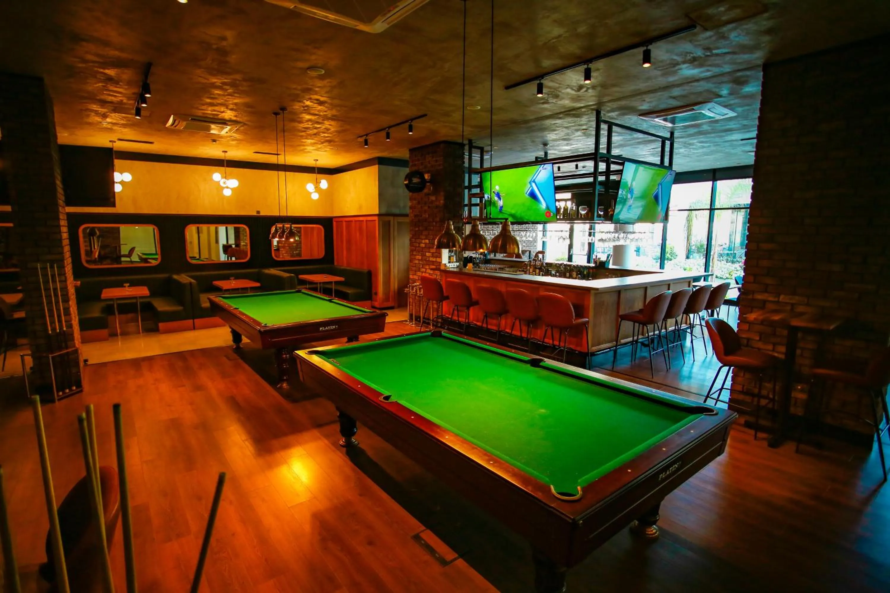 Billiard in Courtyard Long Beach Holiday Resort