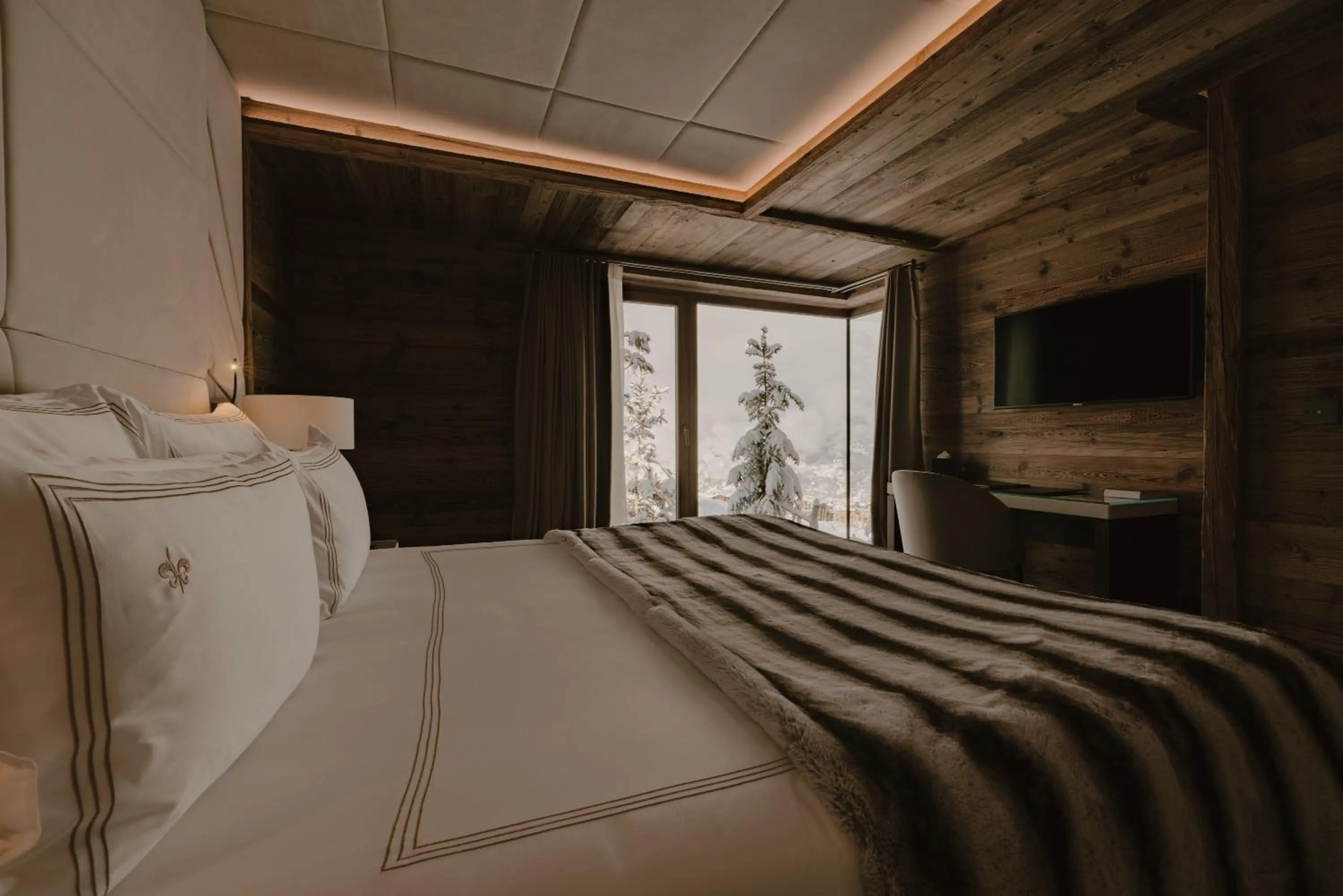 Bed in Ultima Hotel Courchevel