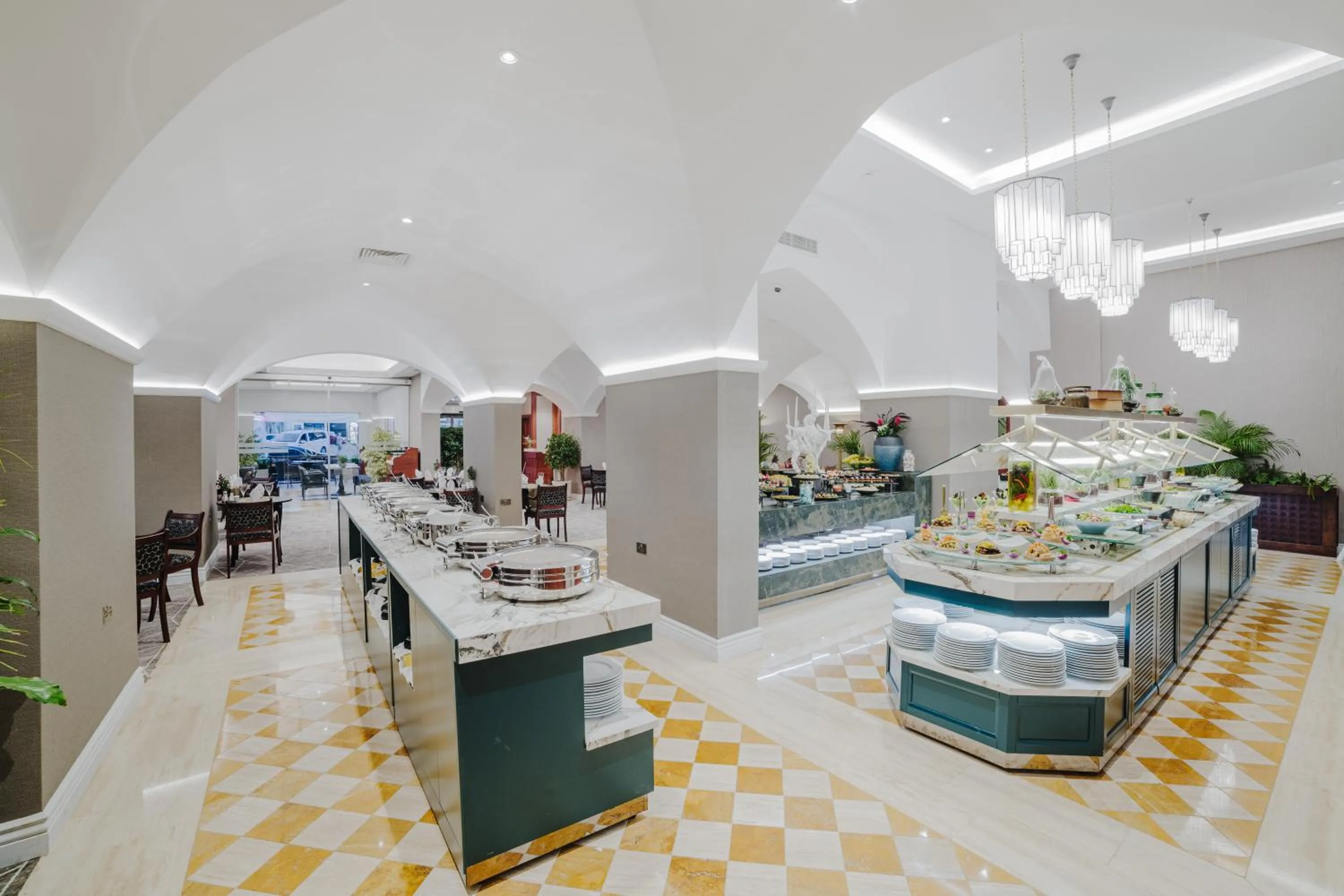 Restaurant/places to eat in The Arkin Colony Hotel