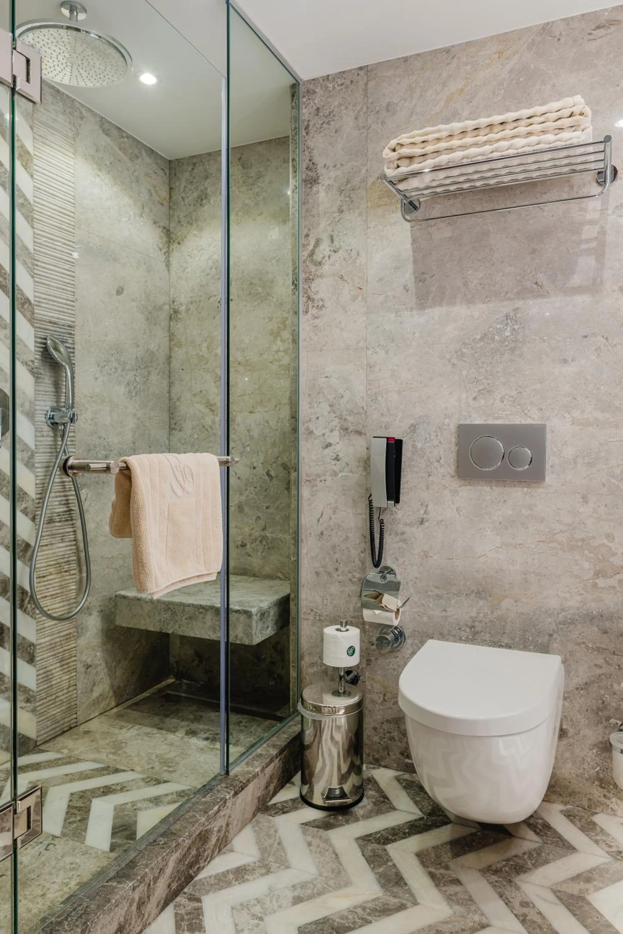 Shower in The Arkin Colony Hotel