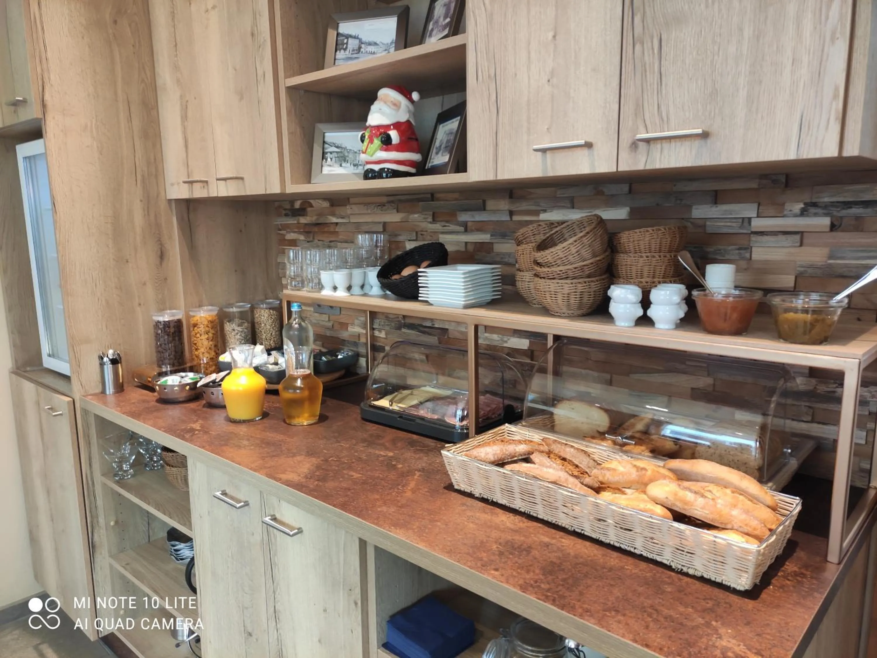 Breakfast in Hotel des Postes