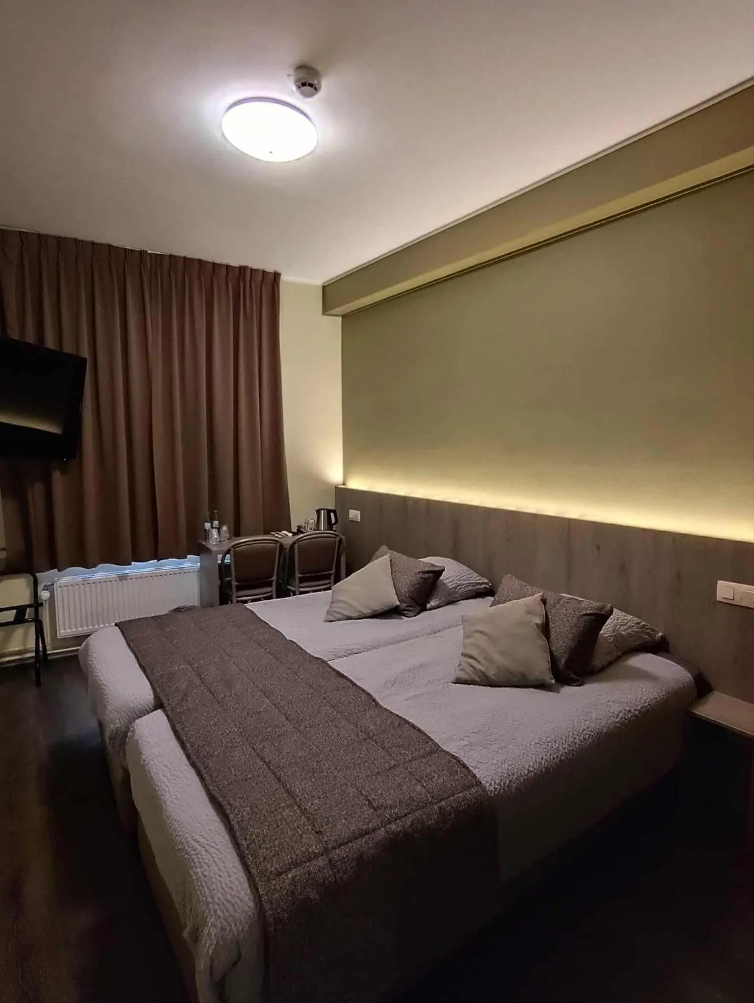 Bed in Hotel des Postes