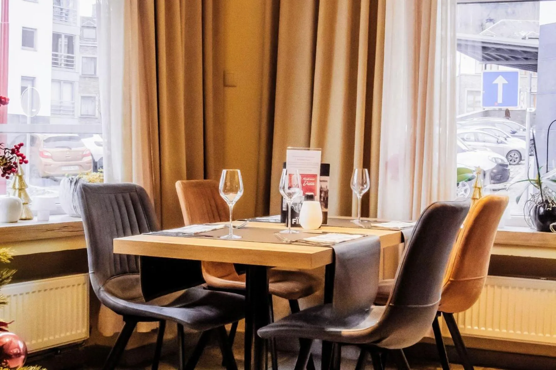 Restaurant/places to eat in Hotel des Postes