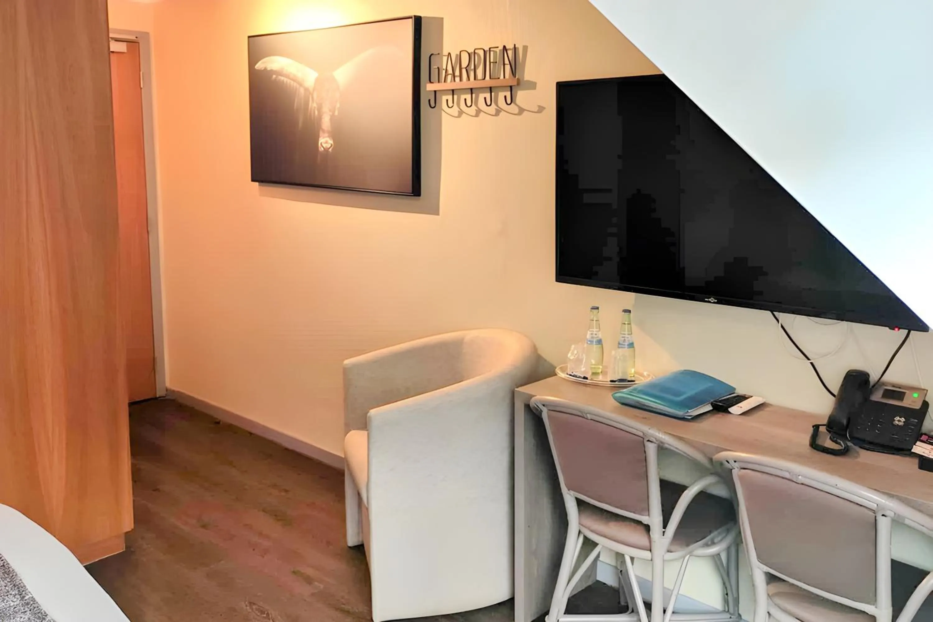 TV and multimedia in Hotel des Postes