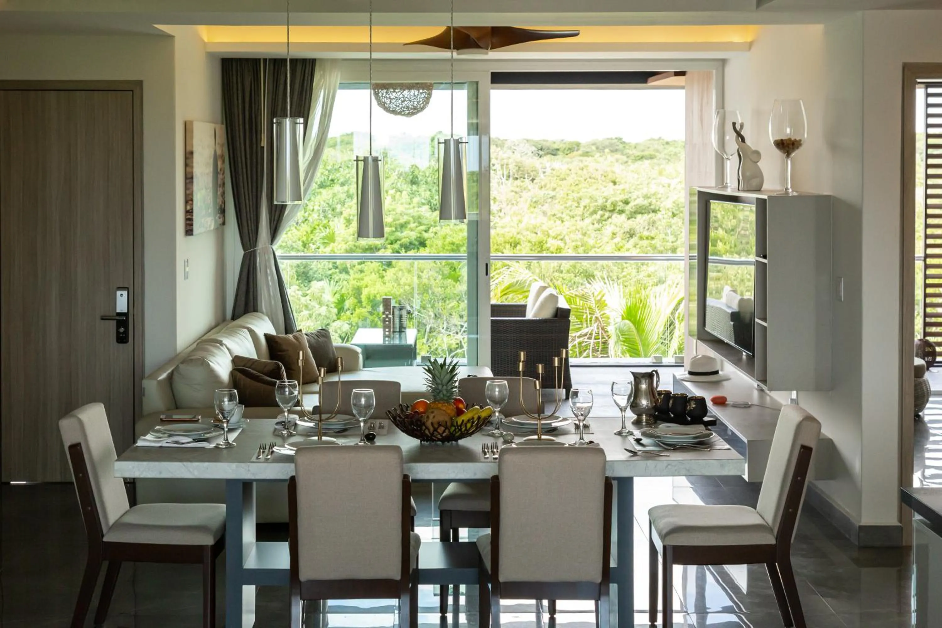 Food and drinks in Fabulous & Exclusive Apartments With Sea View Pool BBQ Garden