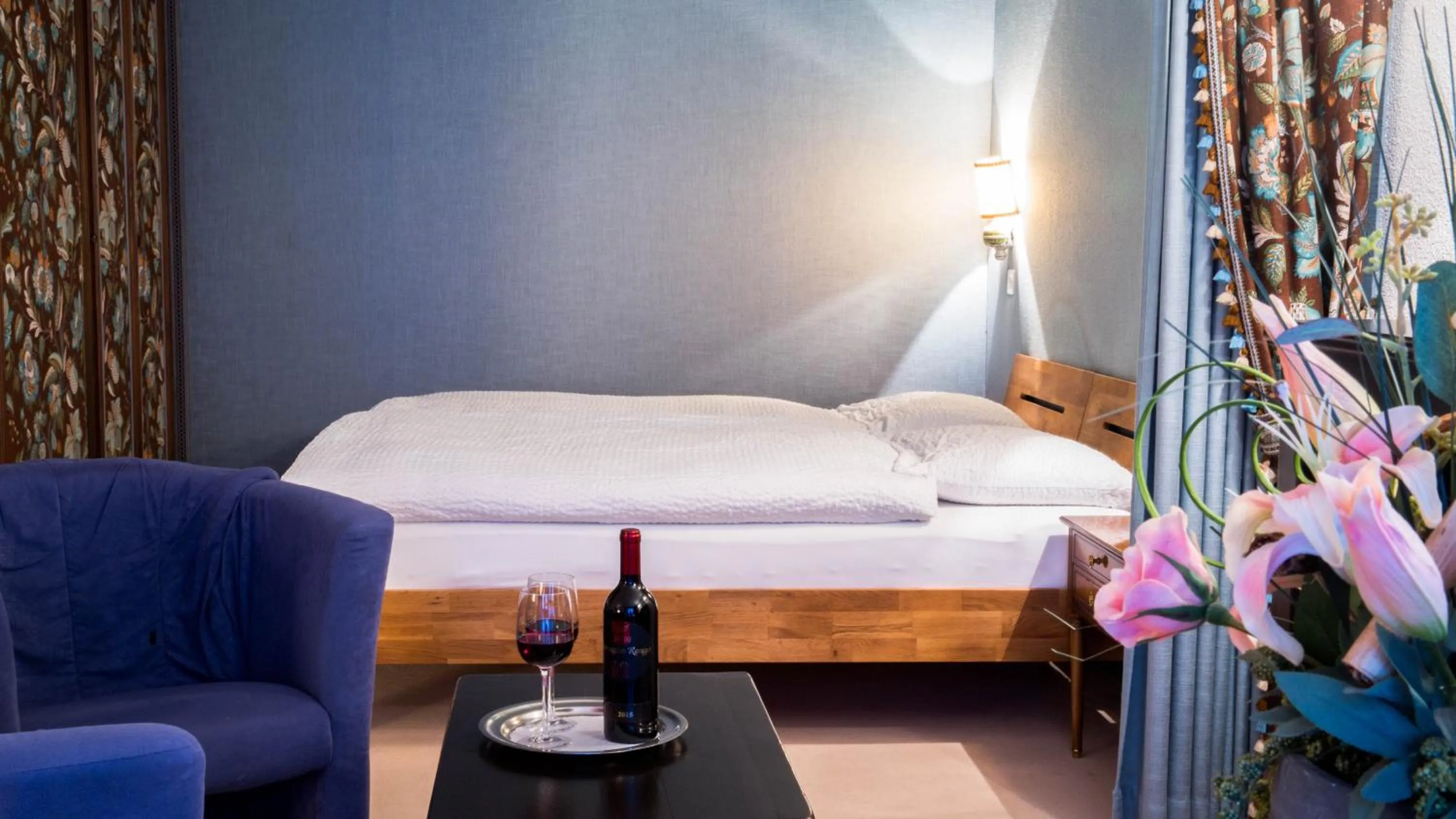 Mountain view, Bed in Hotel Astoria