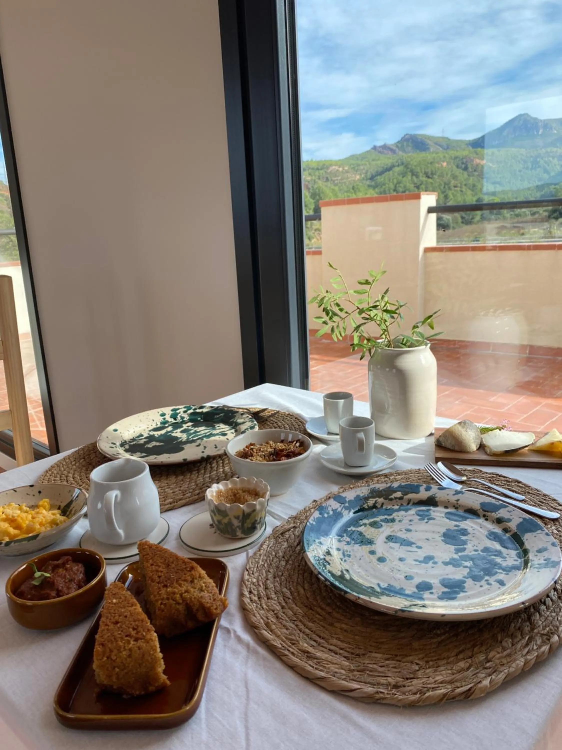 Continental breakfast in Hotel Rural Mas de l'Illa