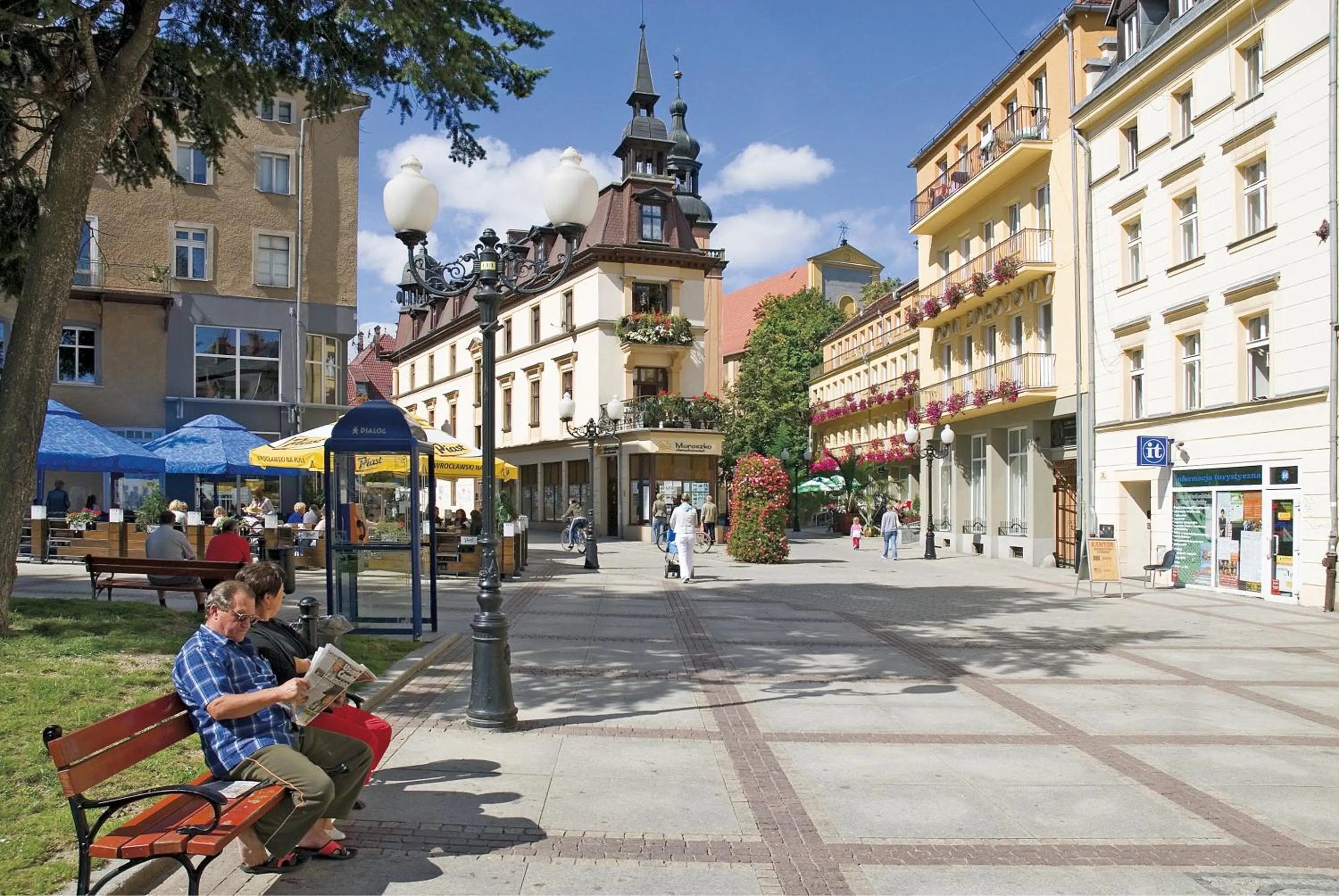 Area and facilities in Uzdrowisko Cieplice - Jelenia Góra - Pawilon Edward