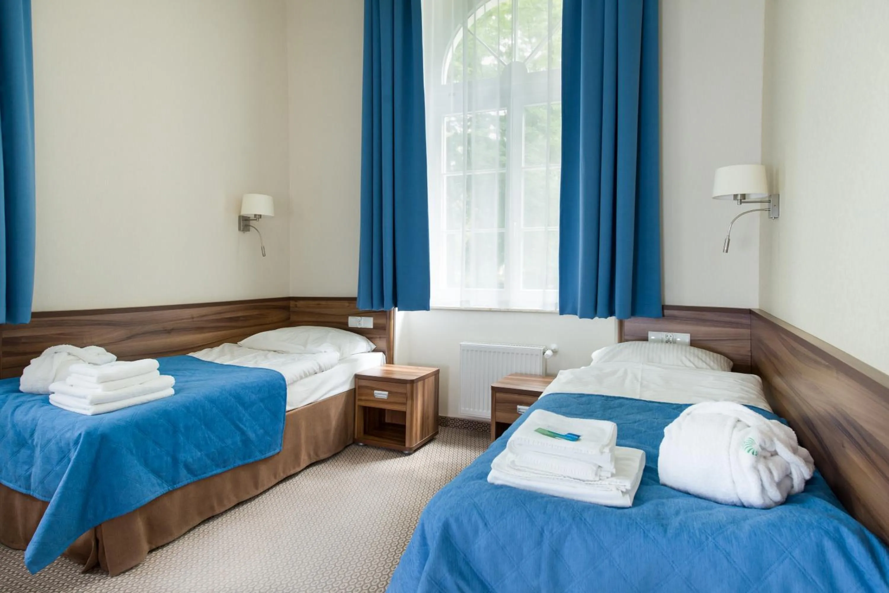 Photo of the whole room, Bed in Uzdrowisko Cieplice - Jelenia Góra - Pawilon Edward