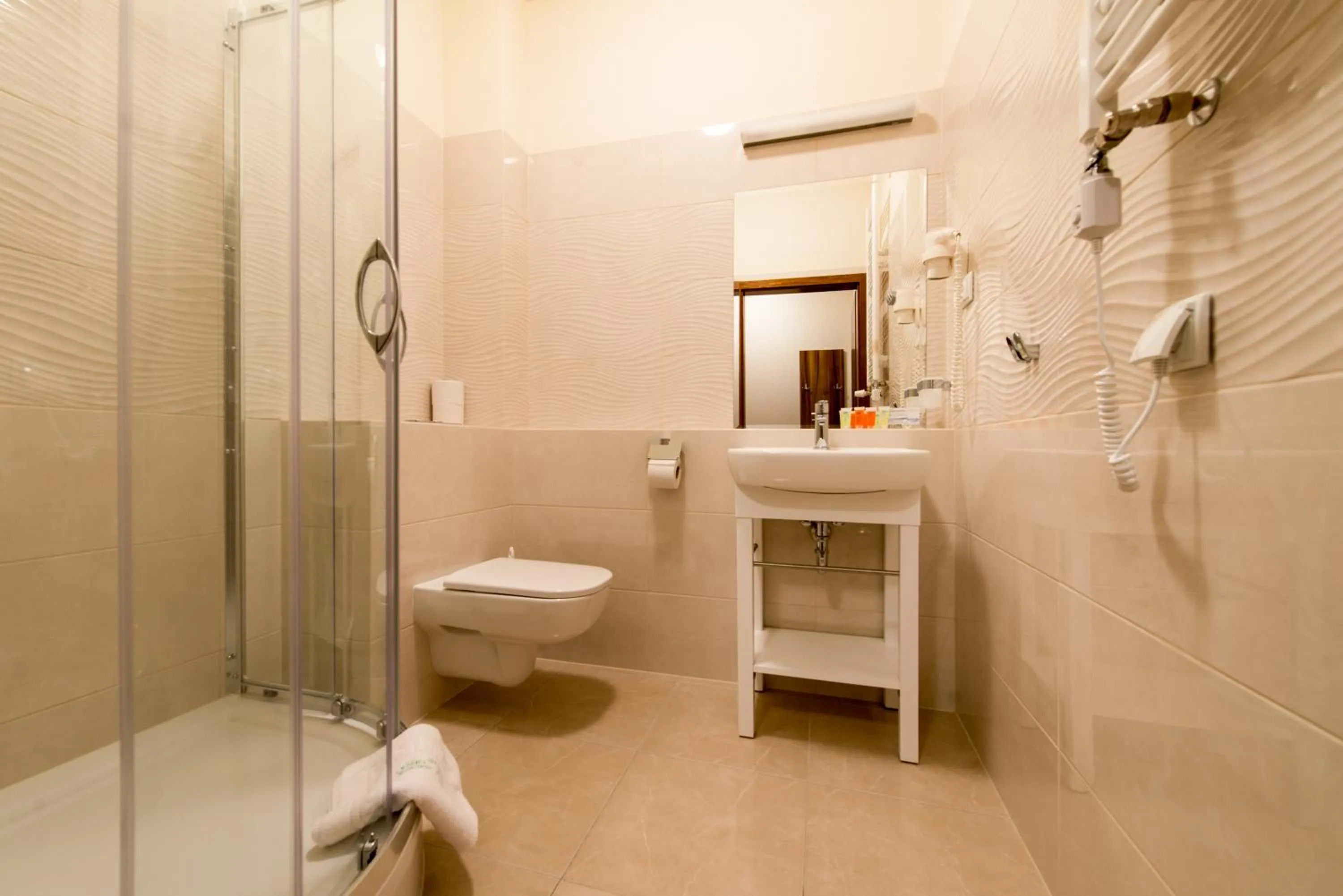 Photo of the whole room in Uzdrowisko Cieplice - Jelenia Góra - Pawilon Edward