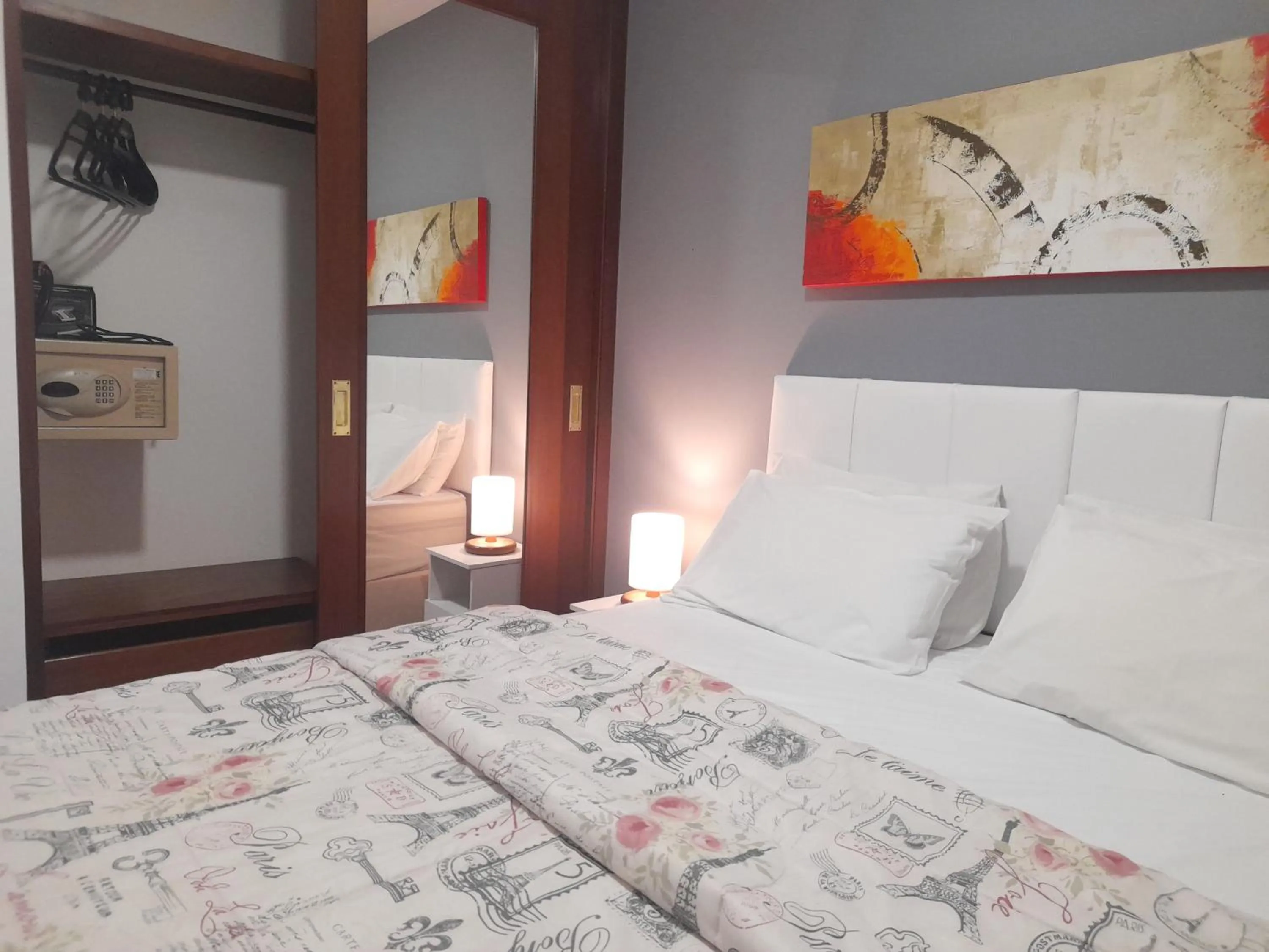 Bedroom, Bed in Lindo Flat REFORMADO no coração da Vila Olimpia