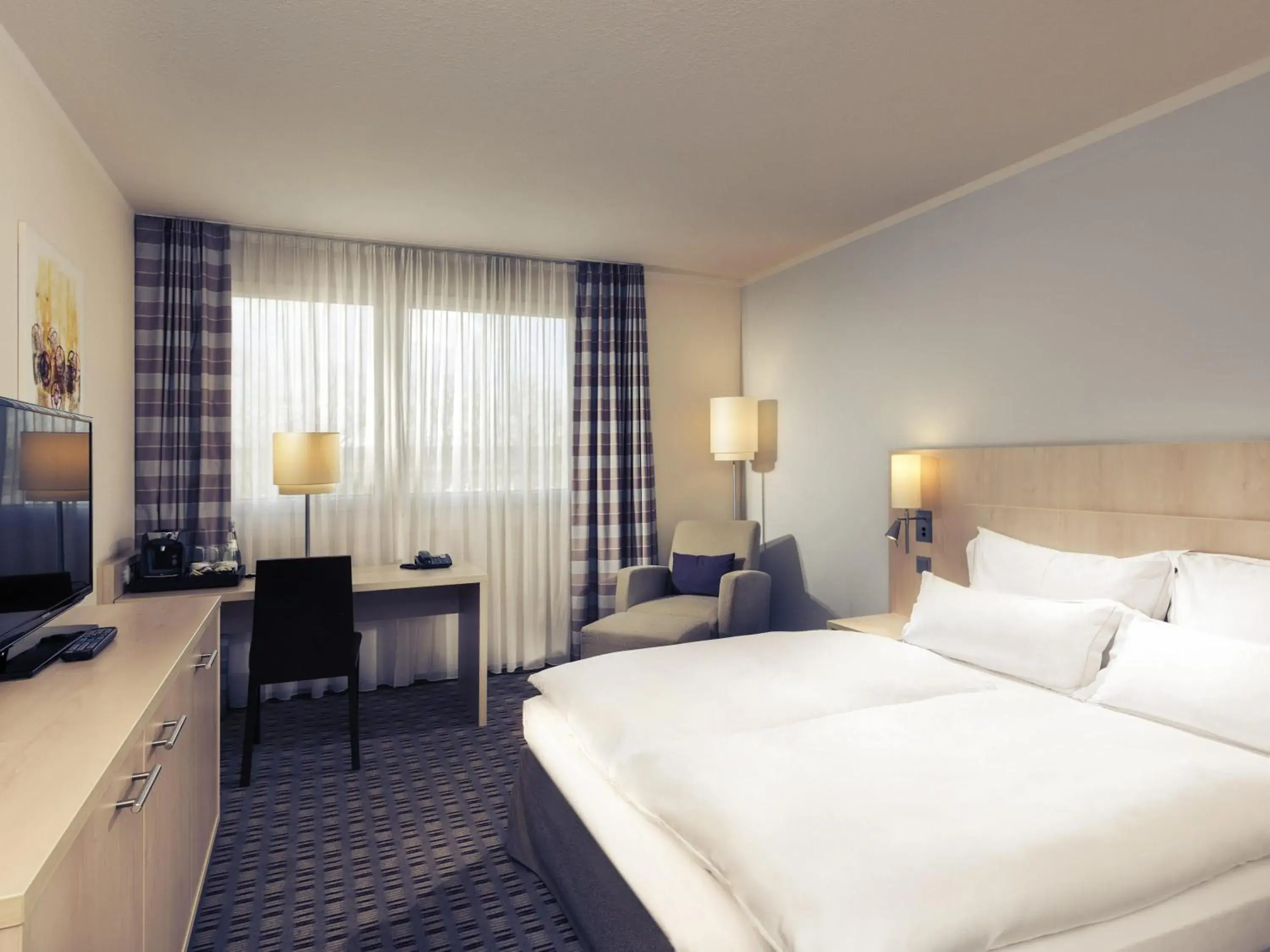 Superior Double Room in Mercure Hotel Mannheim am Friedensplatz Superior Double Room in Mercure Hotel Mannheim am Friedensplatz