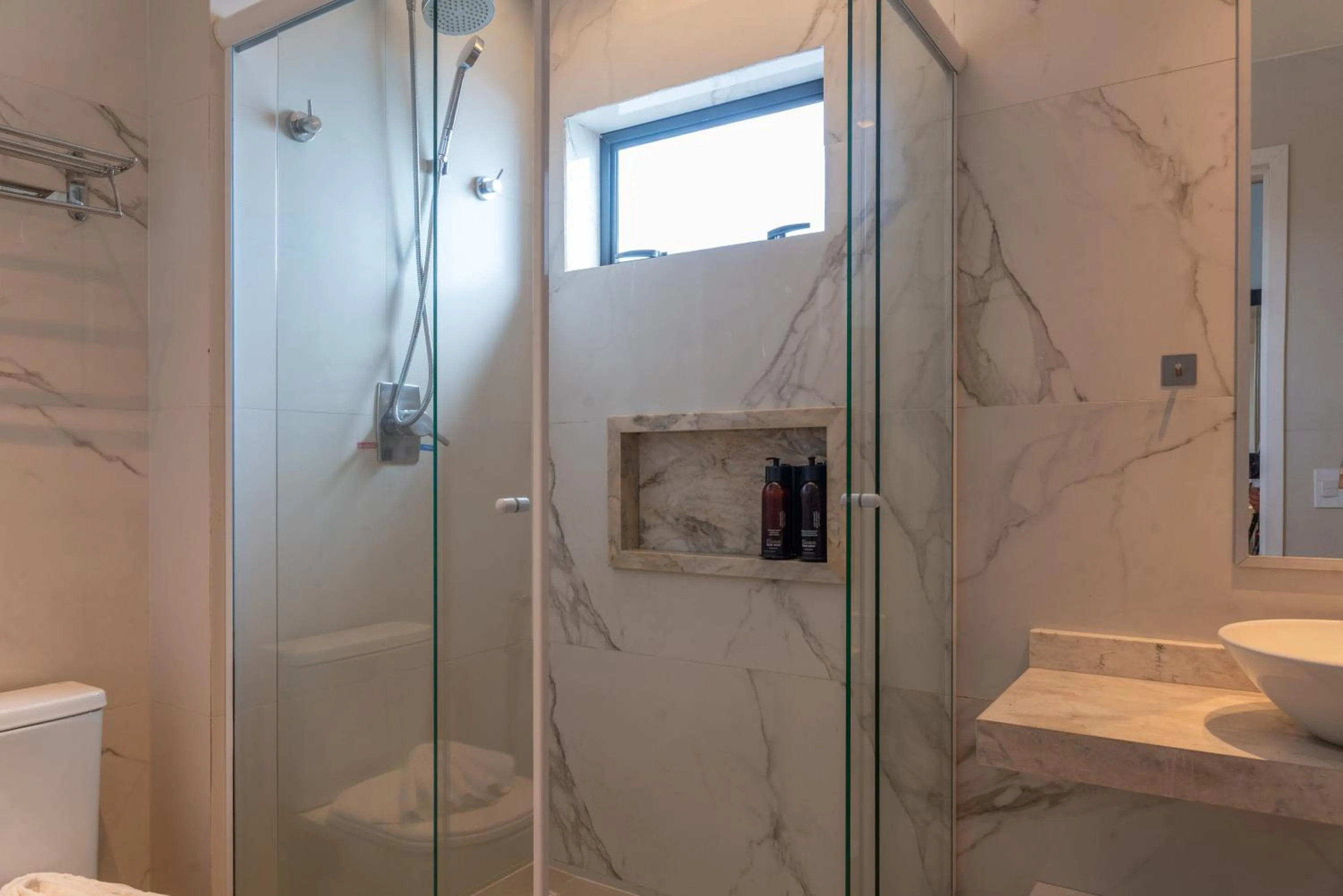 Shower in Hotel Água de Coco