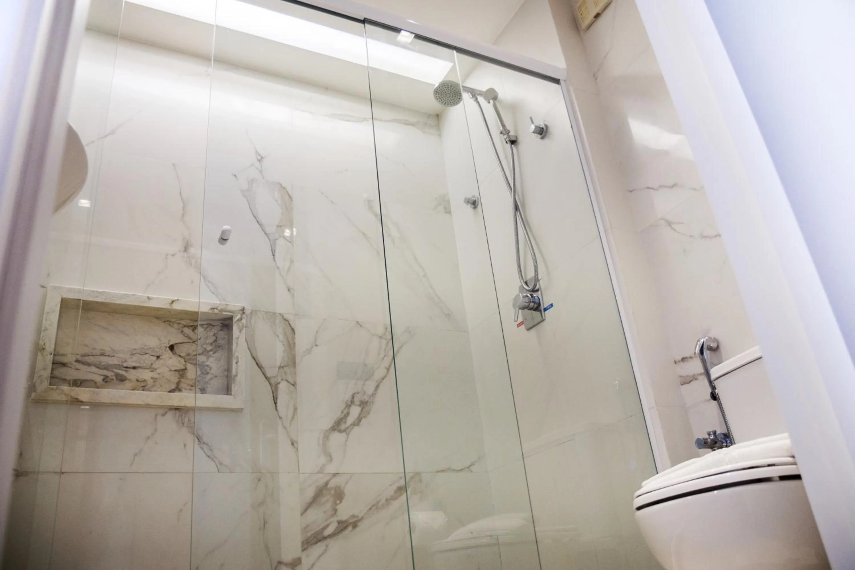 Shower in Hotel Água de Coco