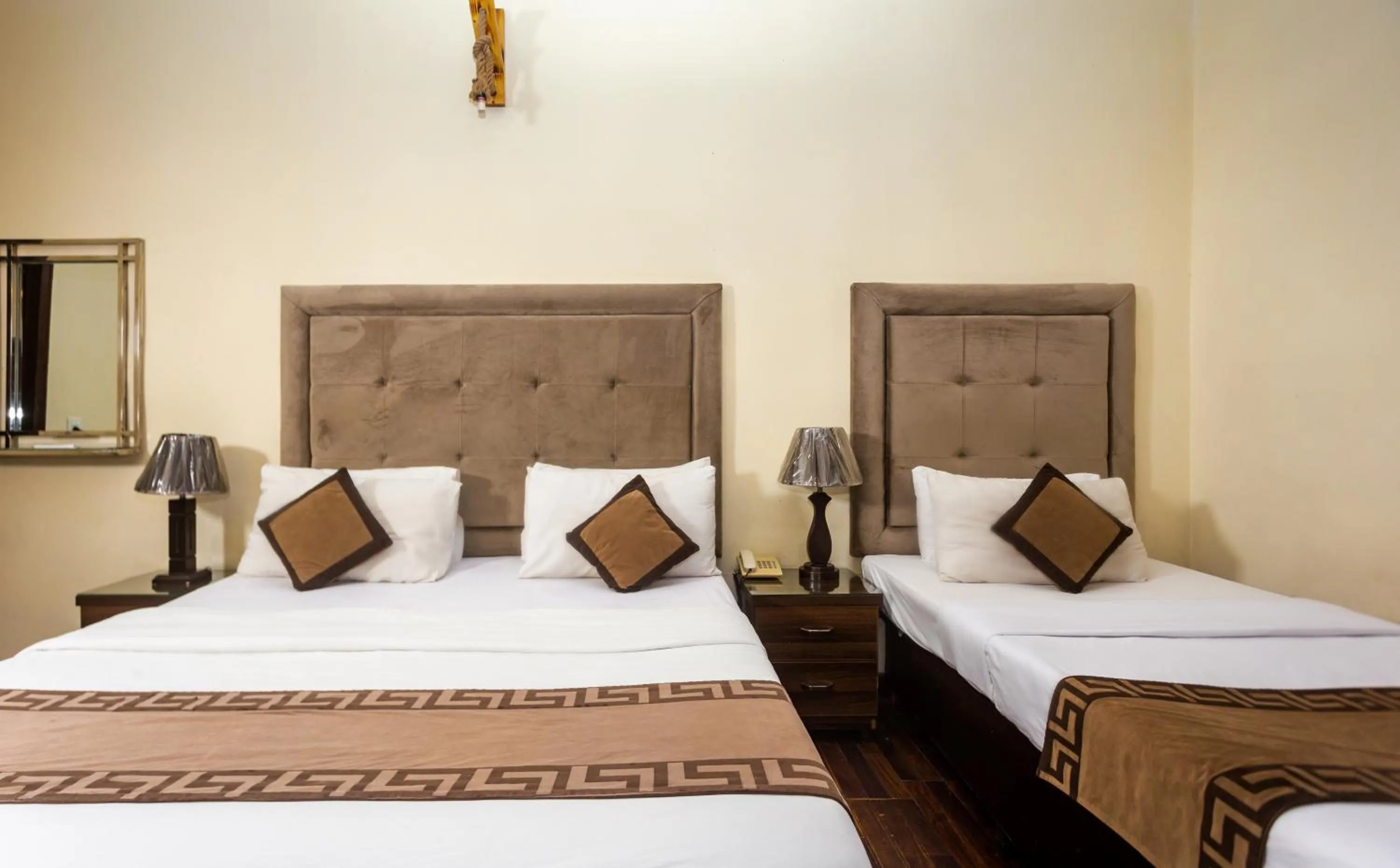 Bedroom, Bed in Rose Palace Hotel, Liberty