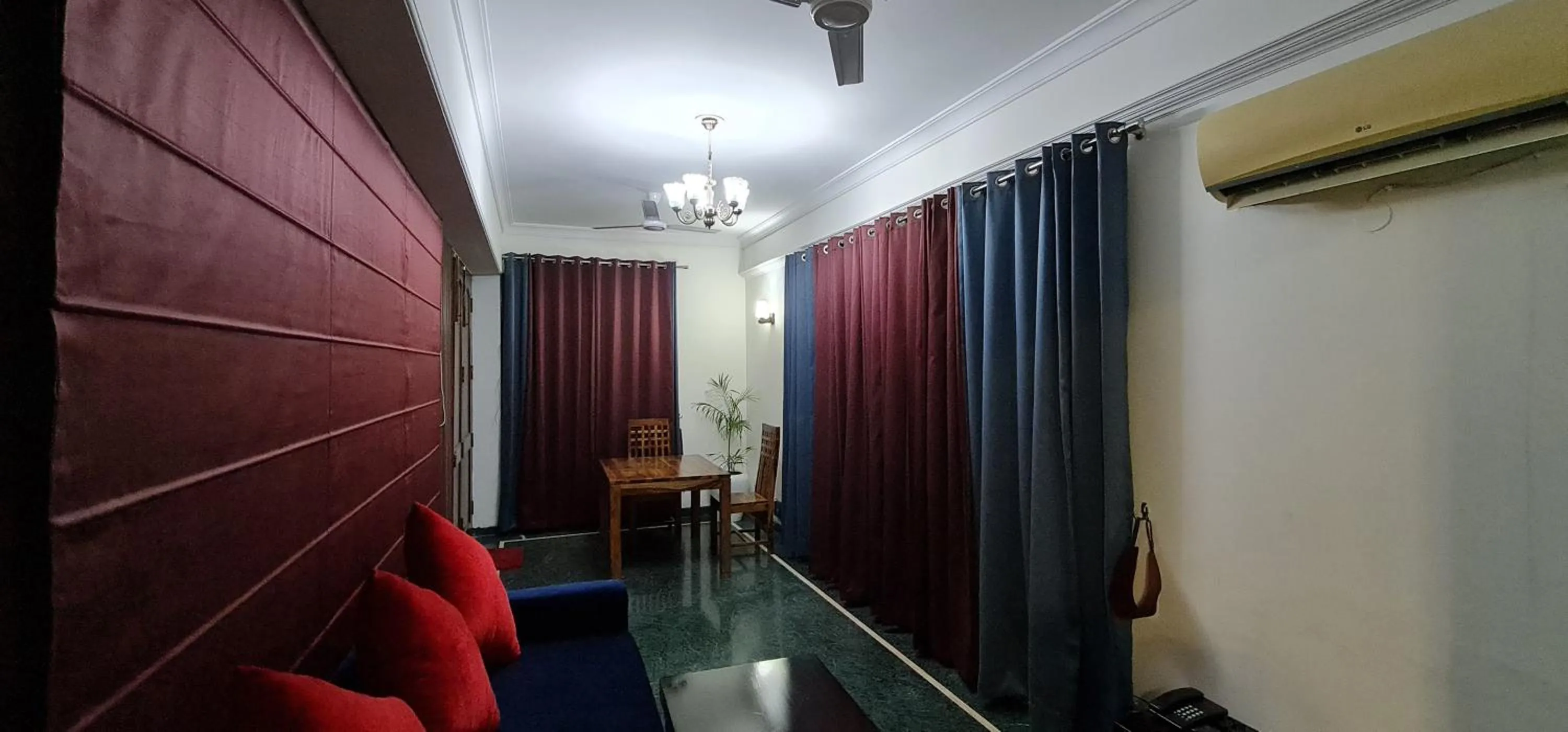 Nook Inn & Suites - MG ROAD METRO