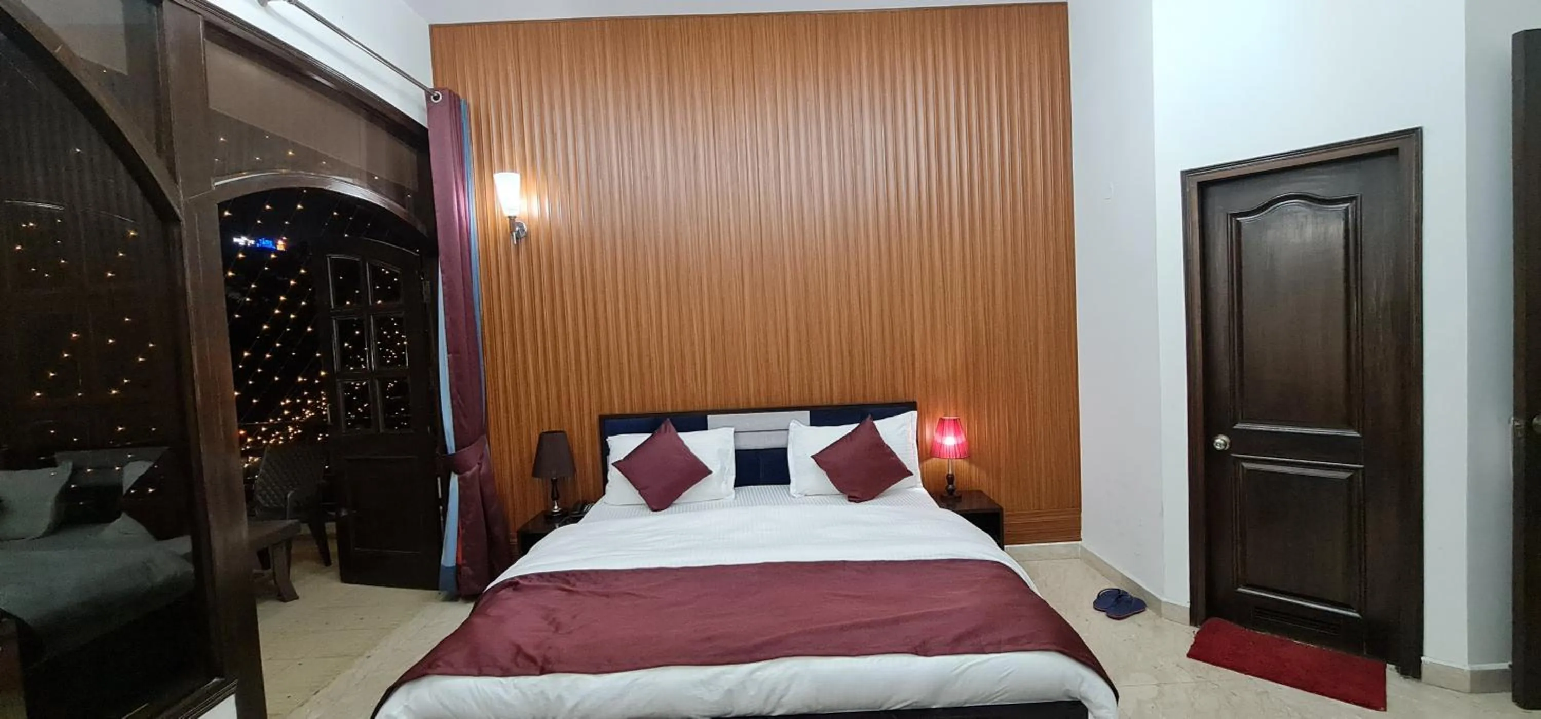 Bed in Nook Inn & Suites - MG ROAD METRO