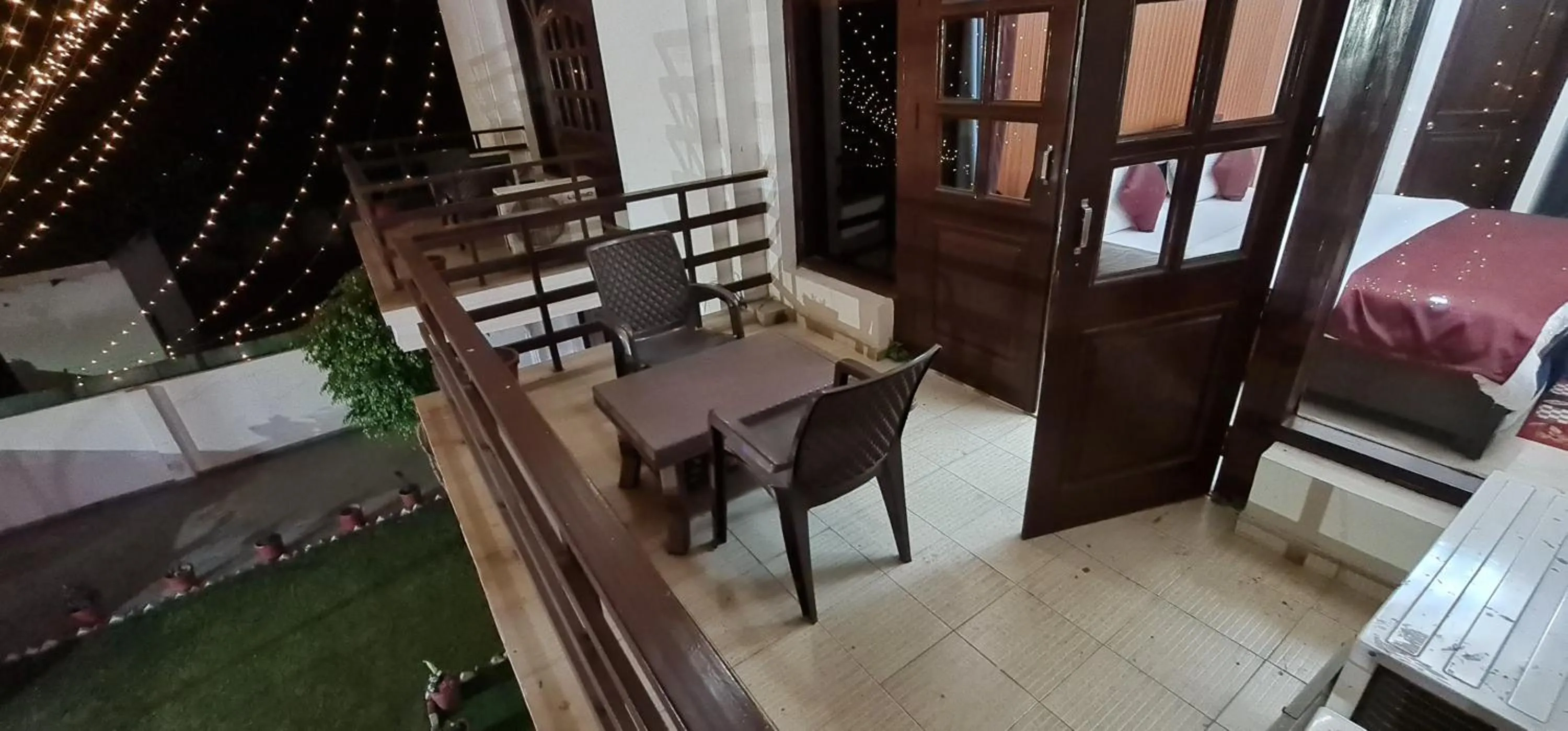 Nook Inn & Suites - MG ROAD METRO