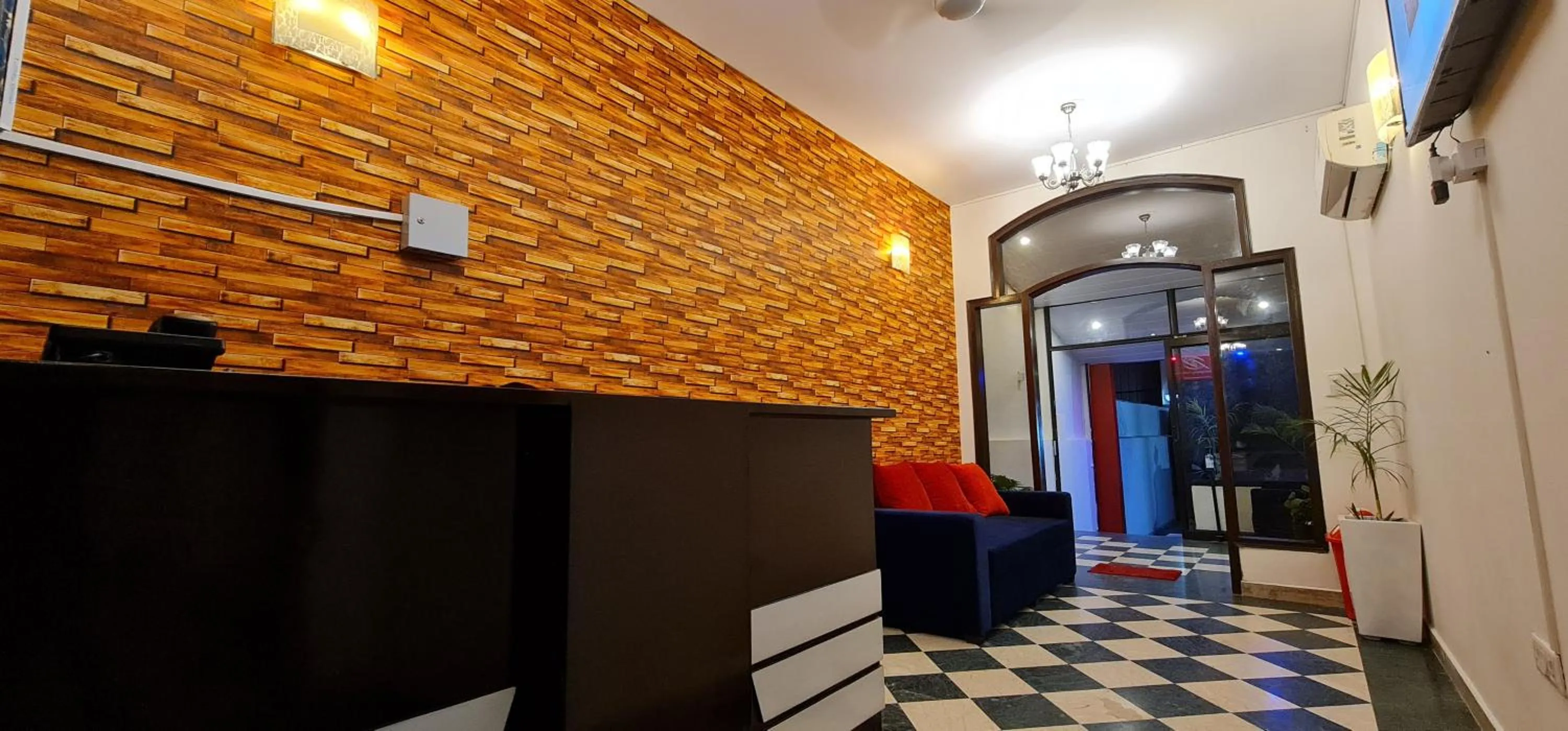 Nook Inn & Suites - MG ROAD METRO