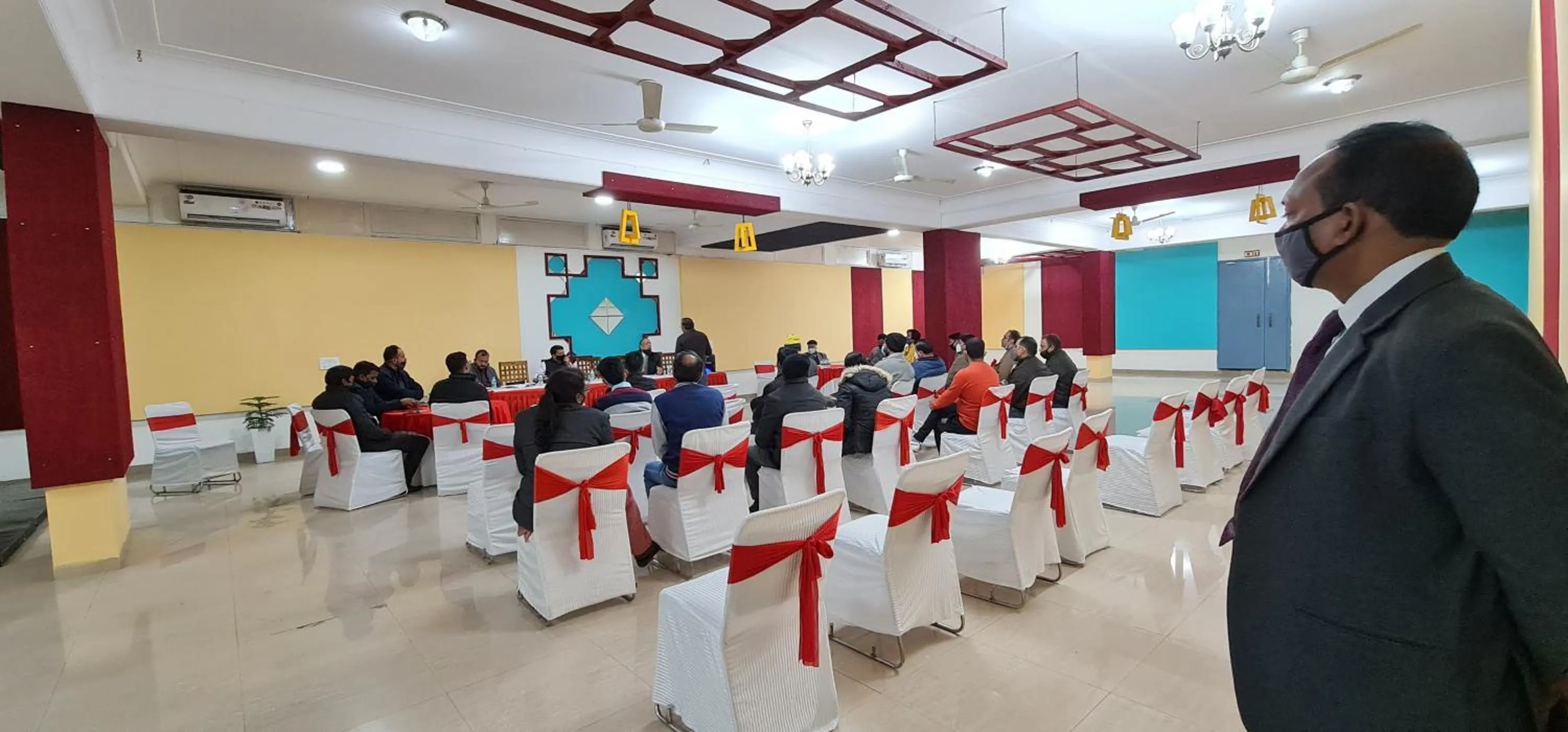 Nook Inn & Suites - MG ROAD METRO