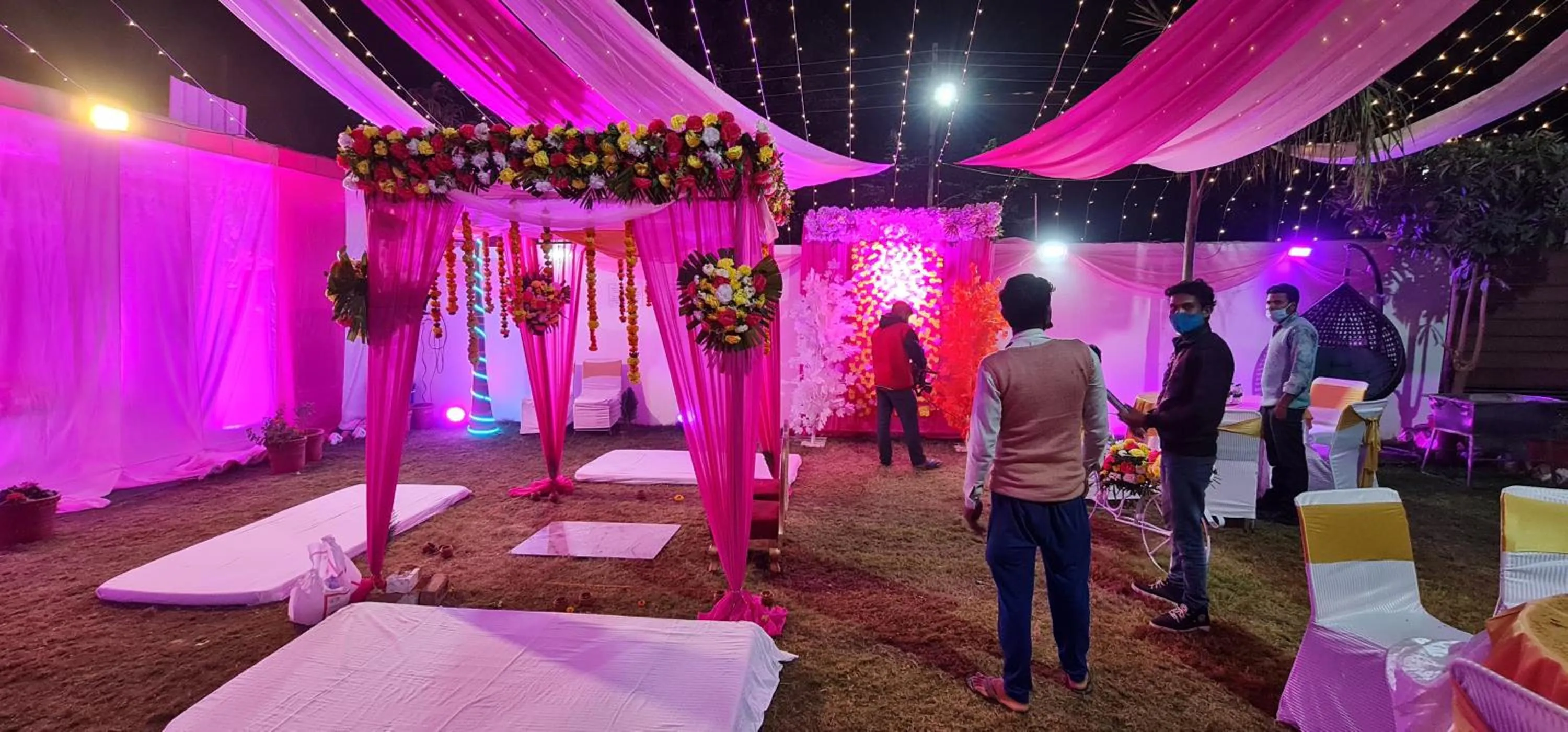 Nook Inn & Suites - MG ROAD METRO