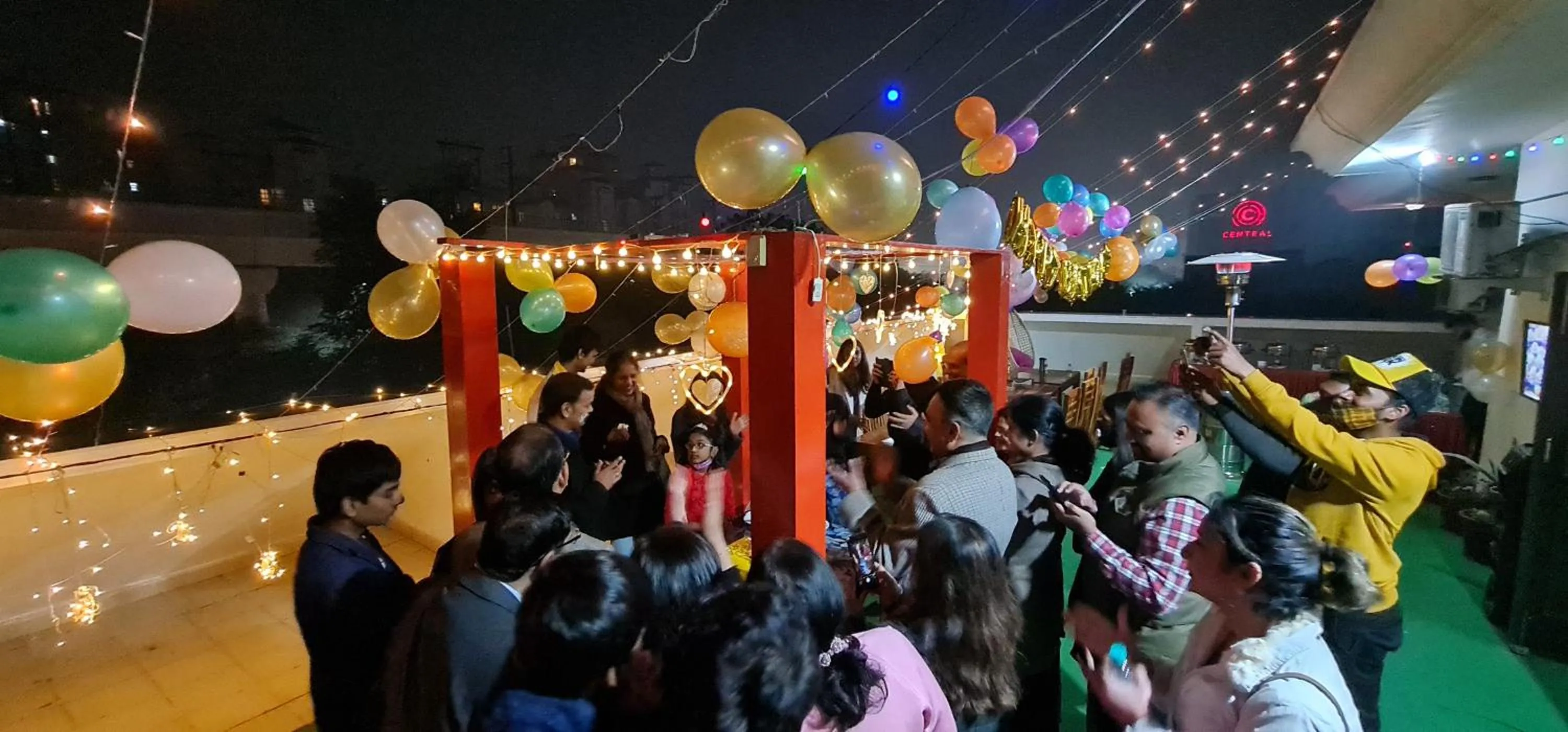 Nook Inn & Suites - MG ROAD METRO