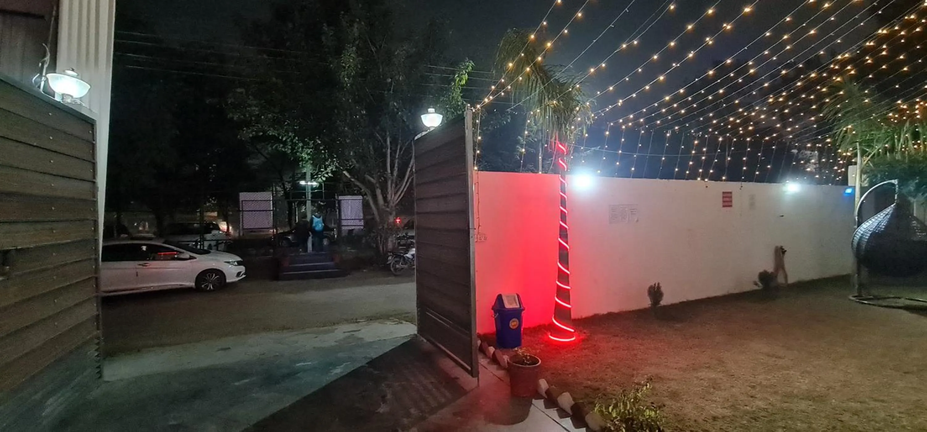 Nook Inn & Suites - MG ROAD METRO