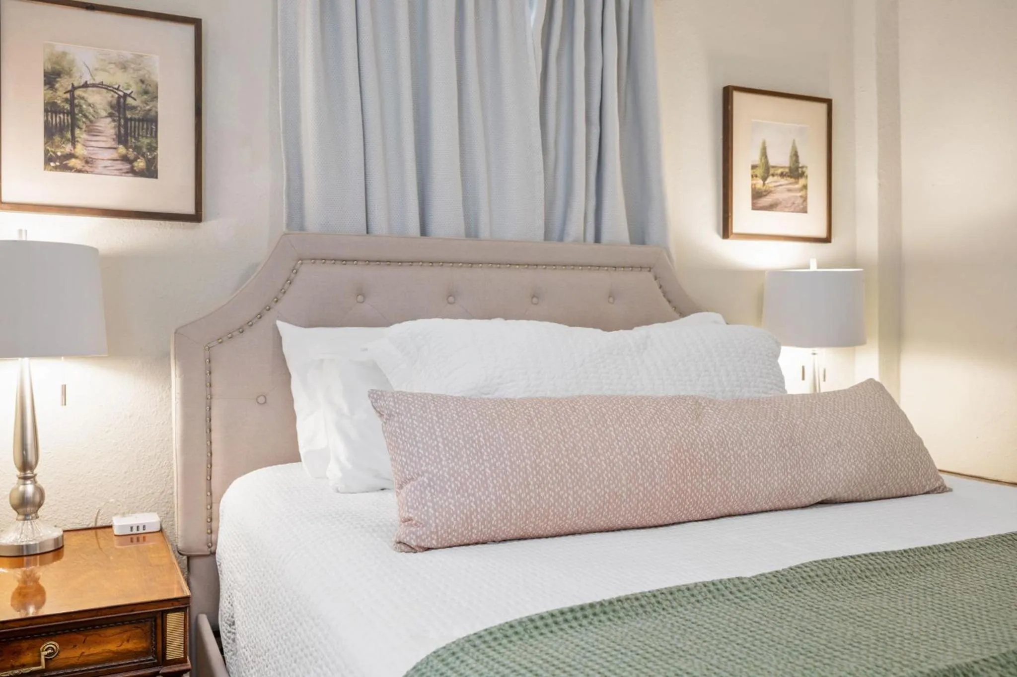 Bedroom, Bed in The Flats on Florida St - Super Comfy 2-Bedroom Apartments