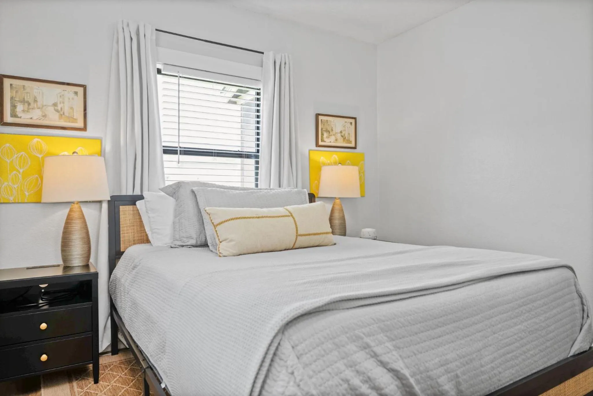 Bed in The Flats on Florida St - Super Comfy 2-Bedroom Apartments