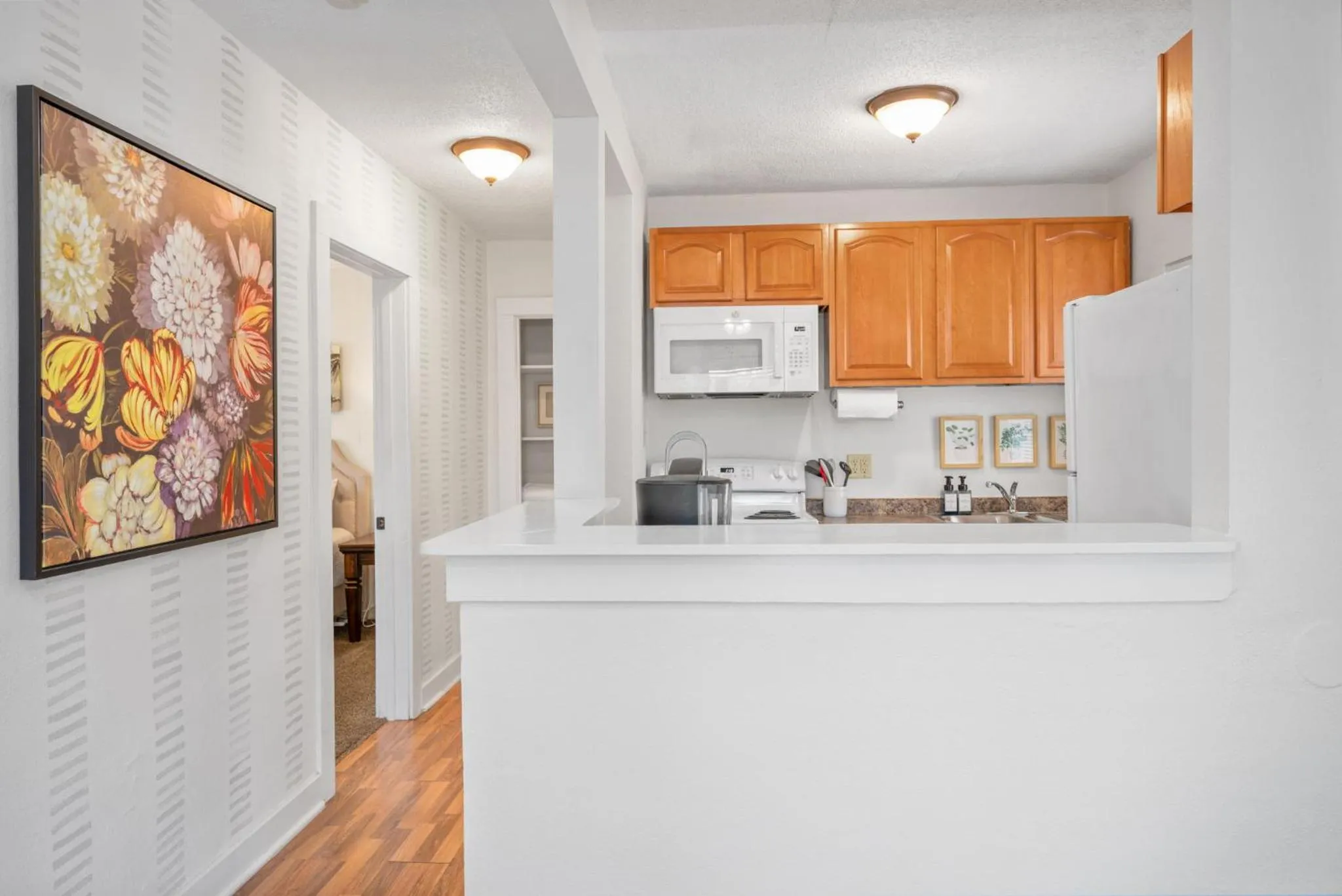 Kitchen or kitchenette in The Flats on Florida St - Super Comfy 2-Bedroom Apartments