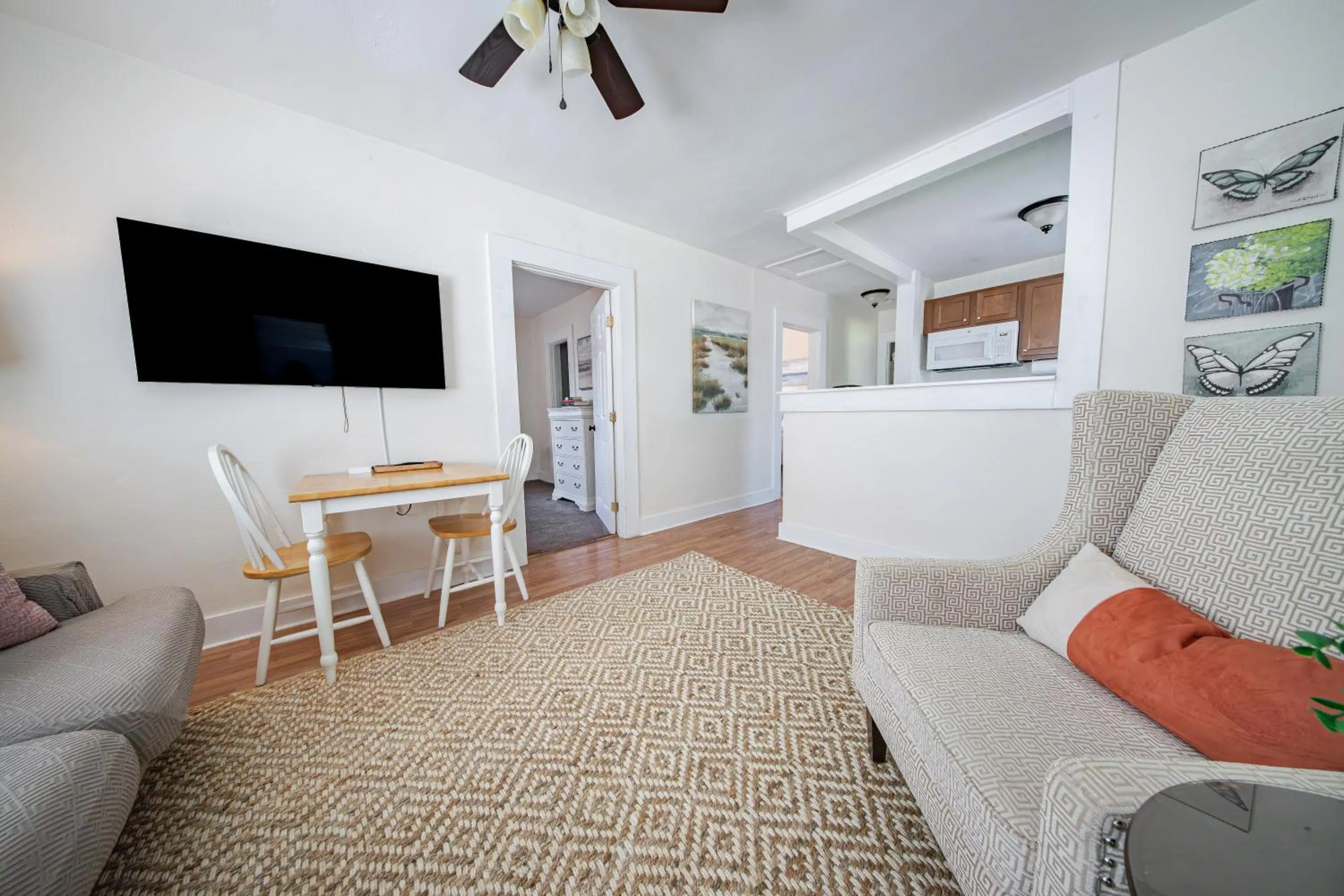 The Flats on Florida St - Super Comfy 2-Bedroom Apartments