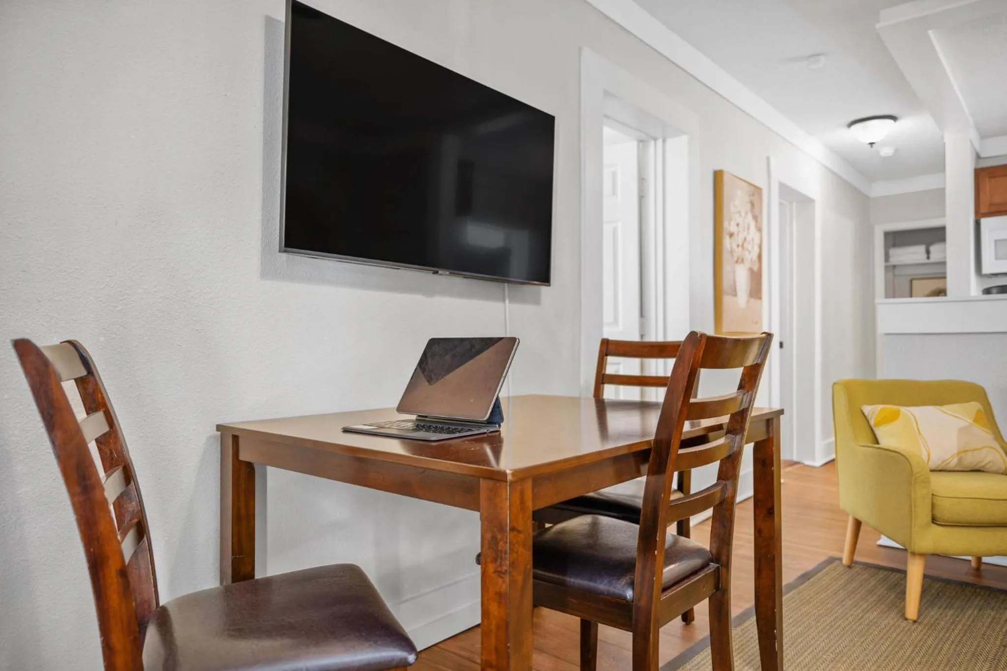 The Flats on Florida St - Super Comfy 2-Bedroom Apartments