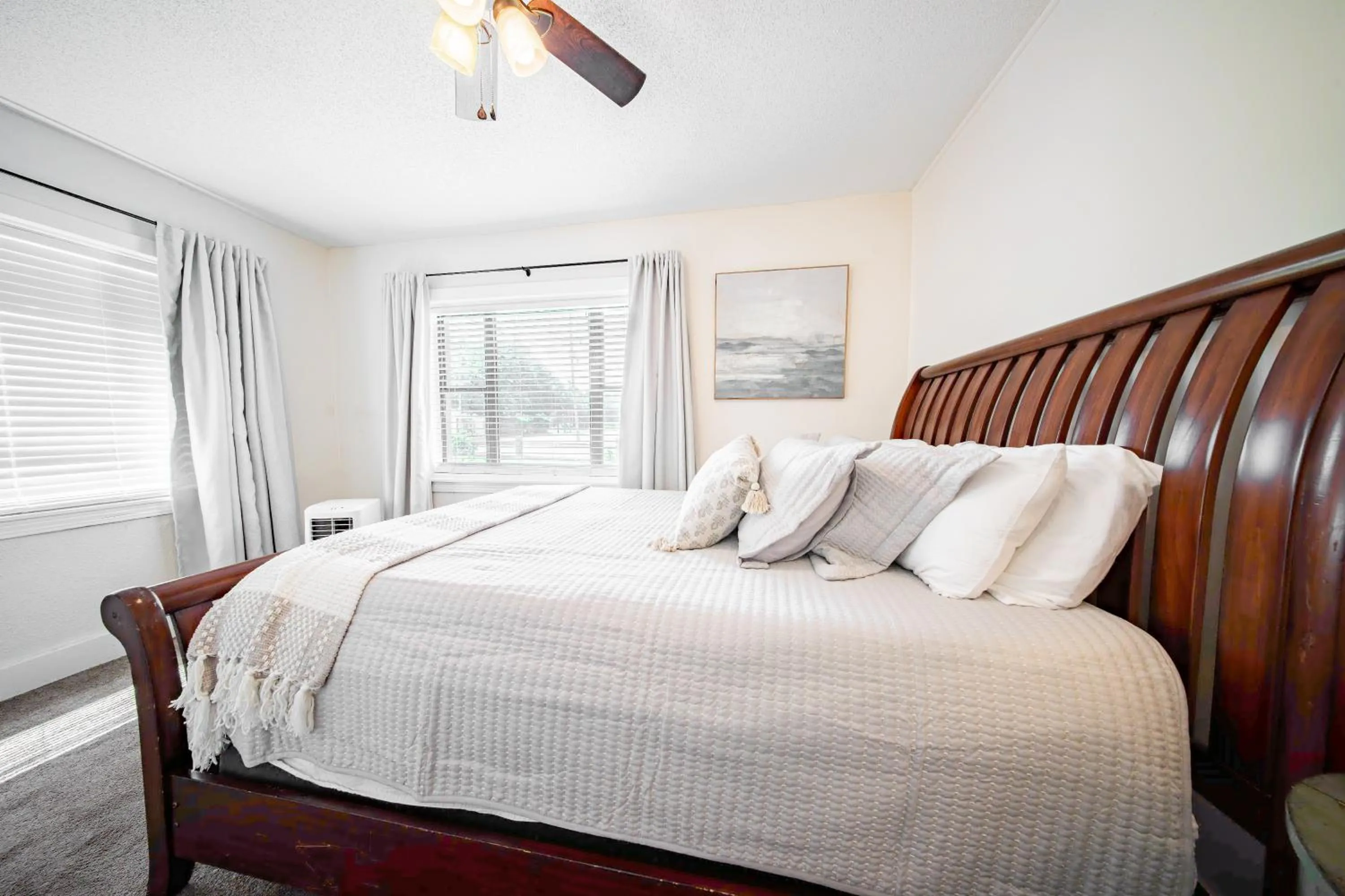 Bed in The Flats on Florida St - Super Comfy 2-Bedroom Apartments