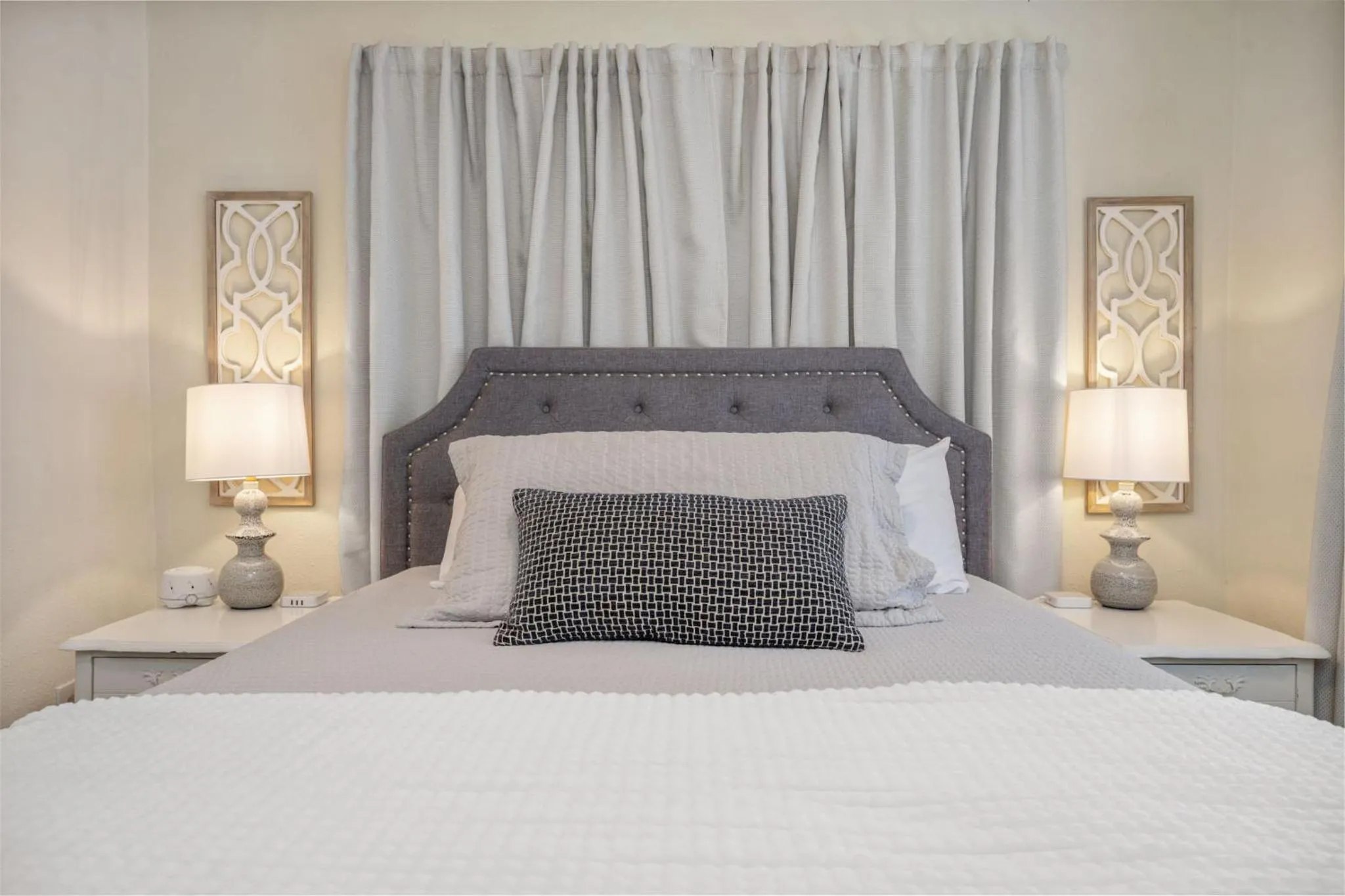 Bed in The Flats on Florida St - Super Comfy 2-Bedroom Apartments