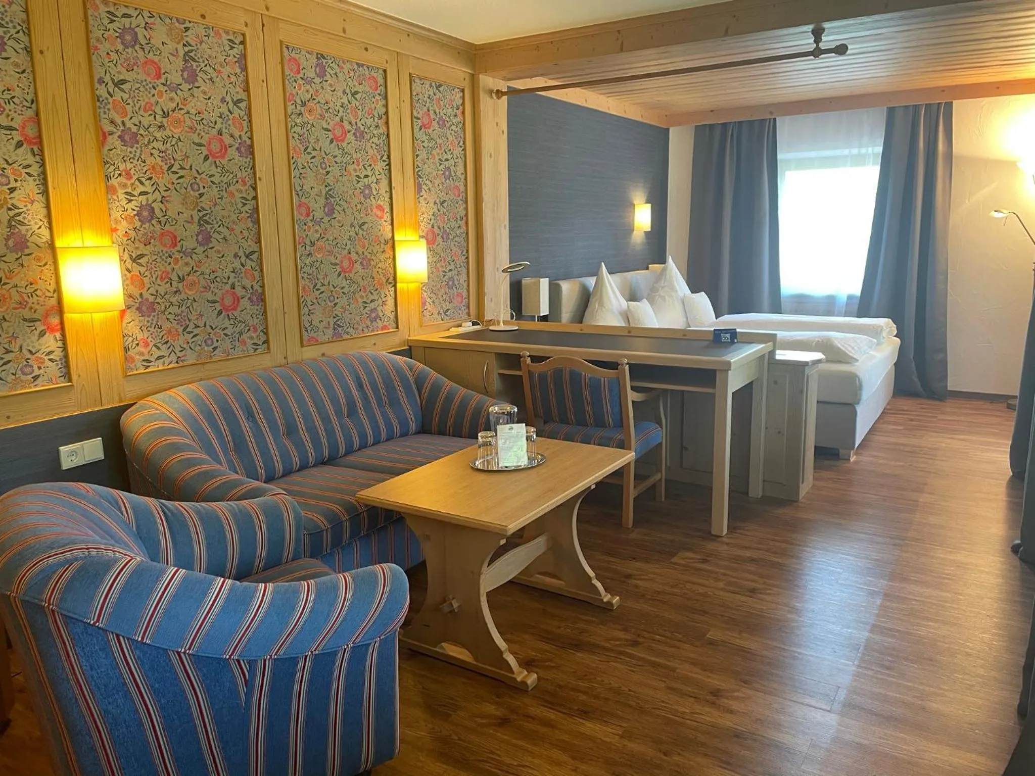 Seating area in Hotel Restaurant Neu Meran