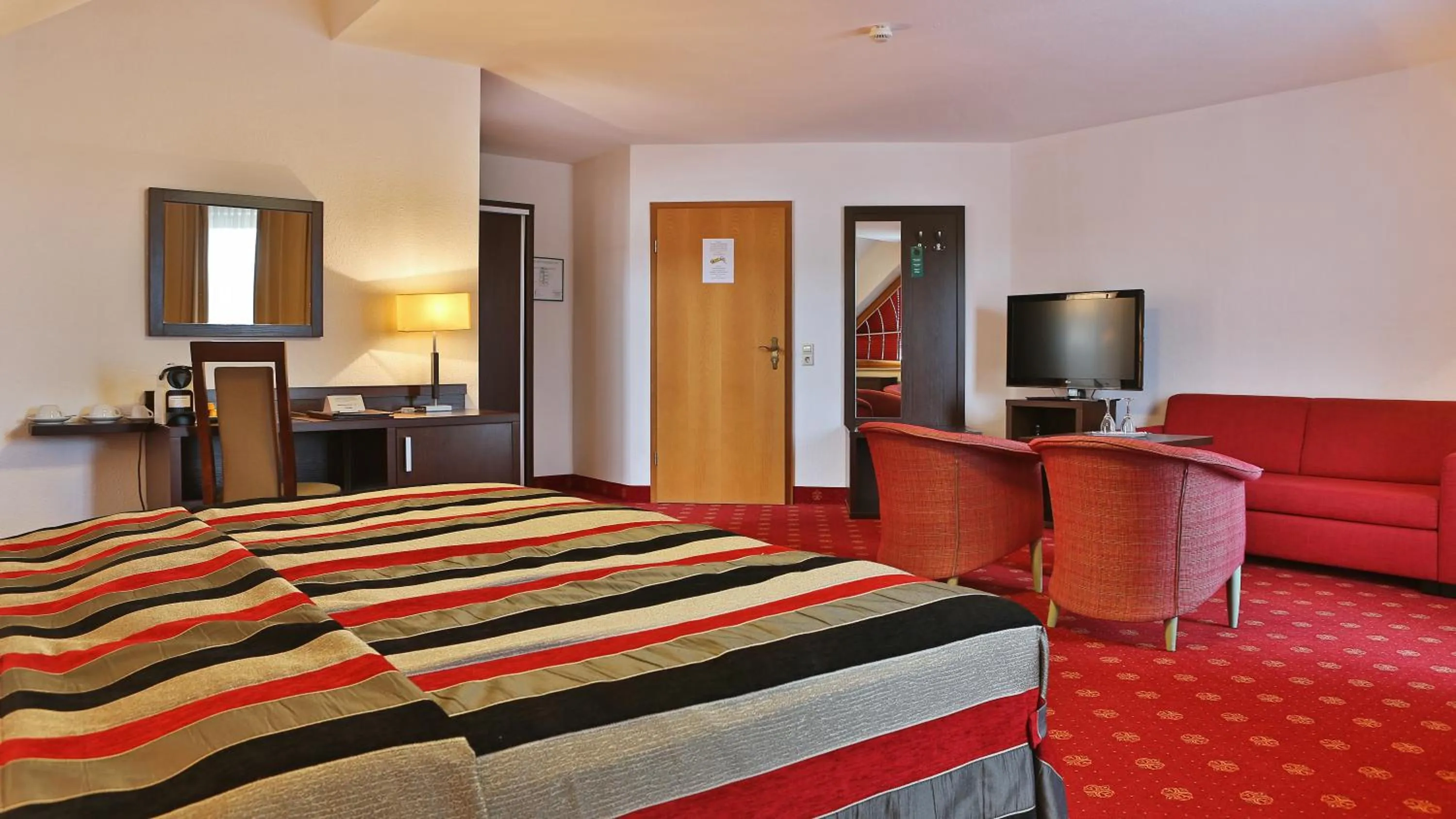 Photo of the whole room, Bed in Hotel Empfinger Hof, Sure Hotel Collection by Best Western