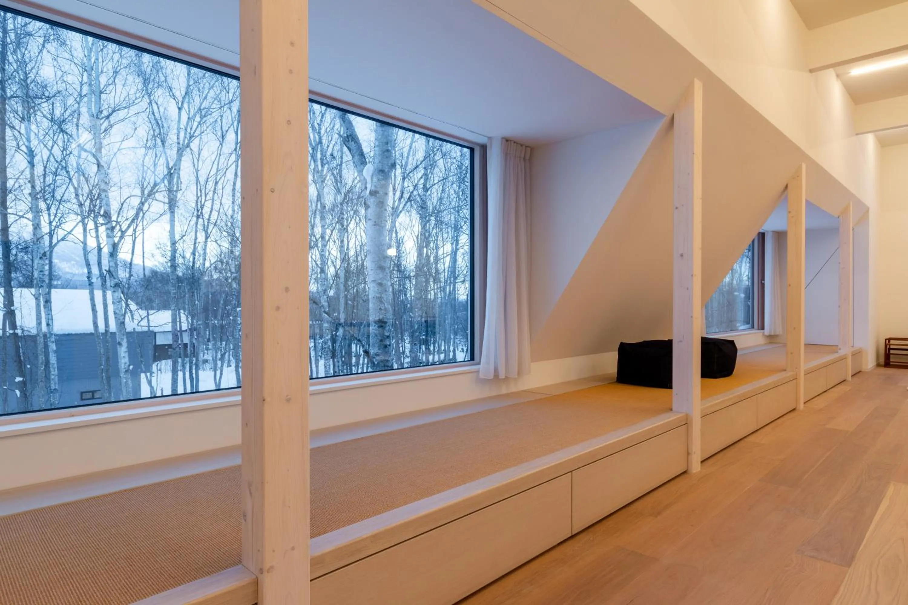 Seating area in Chalet W by H2 Life