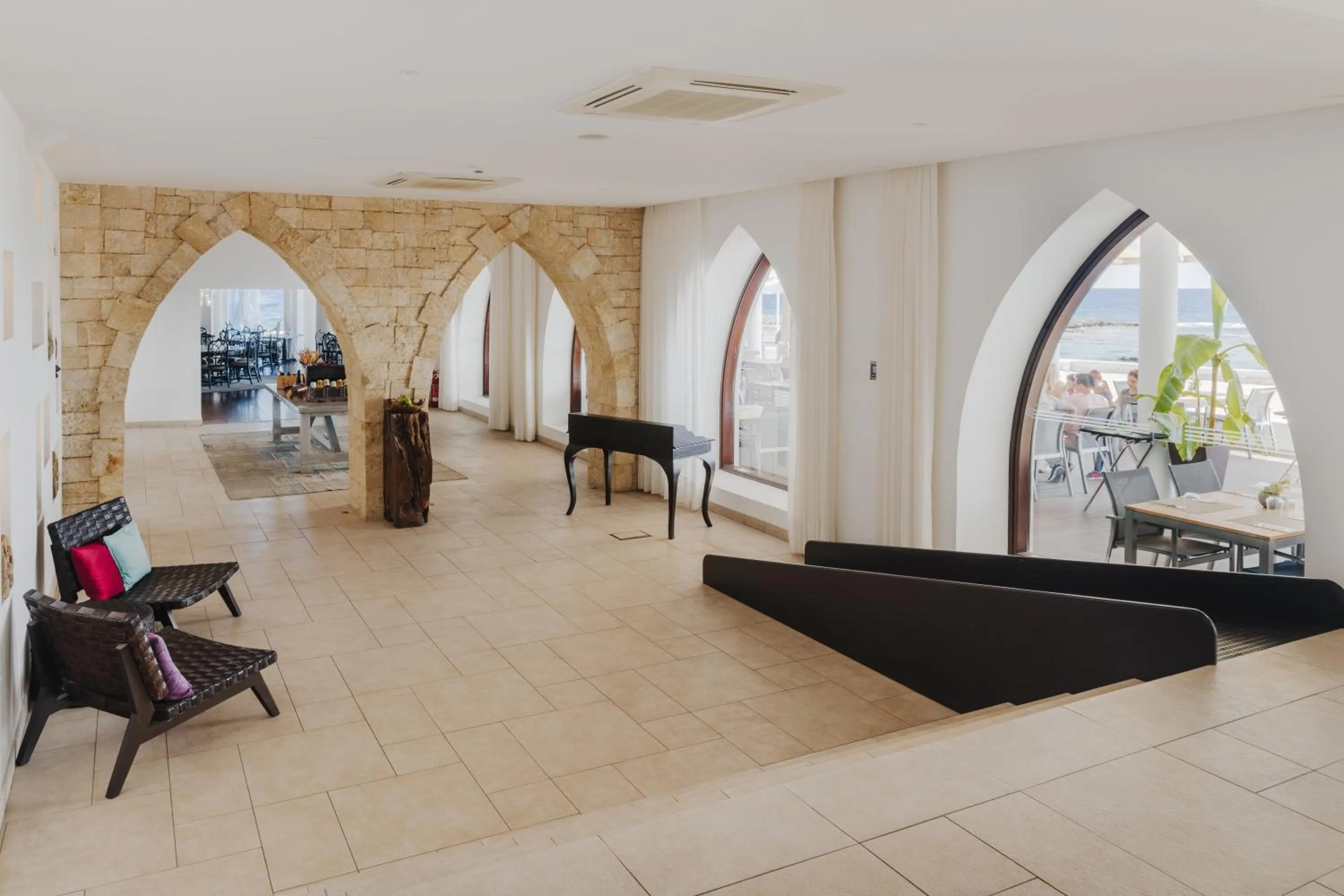 Property building in Arkin Palm Beach Hotel