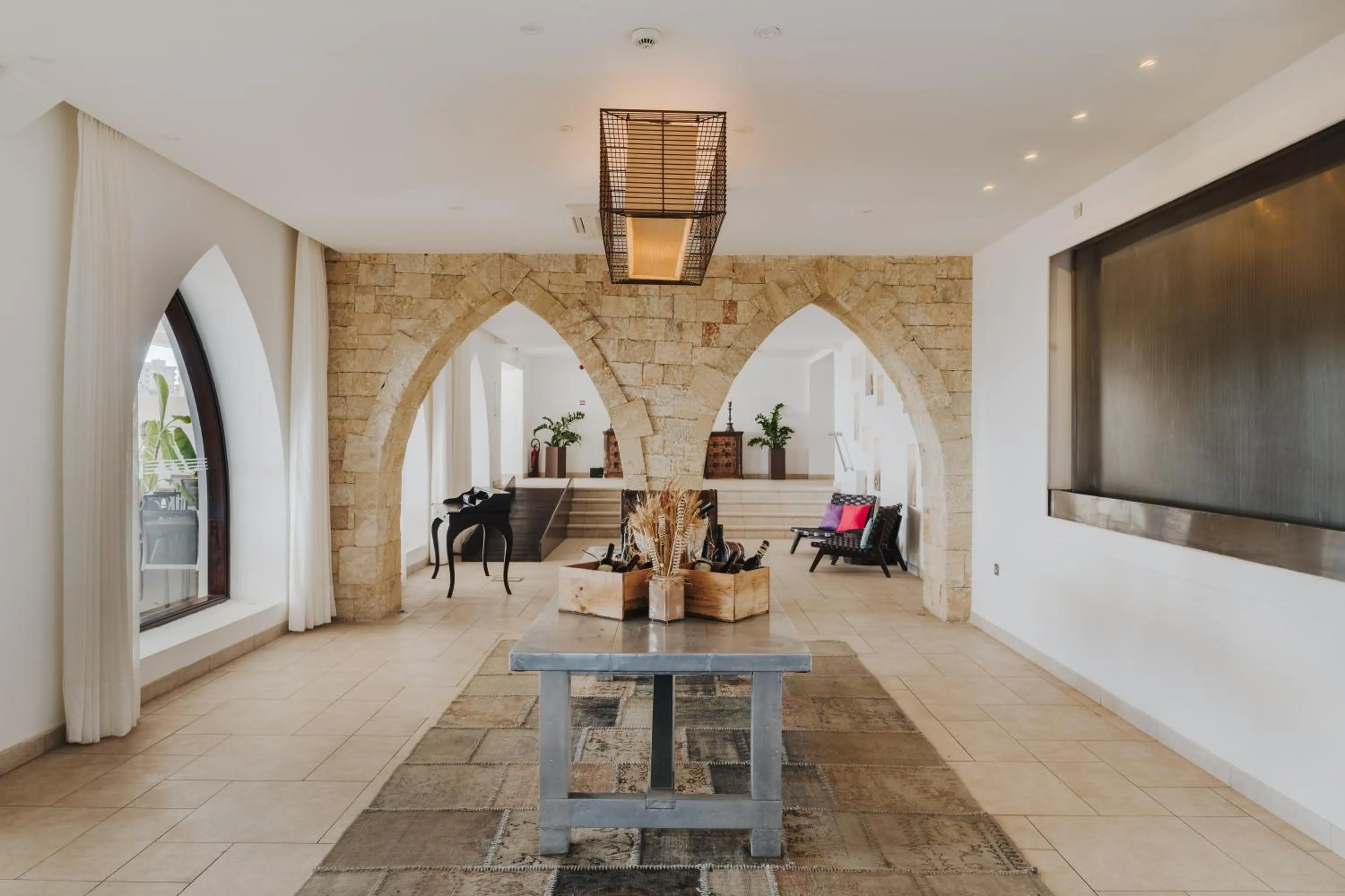 Property building in Arkin Palm Beach Hotel