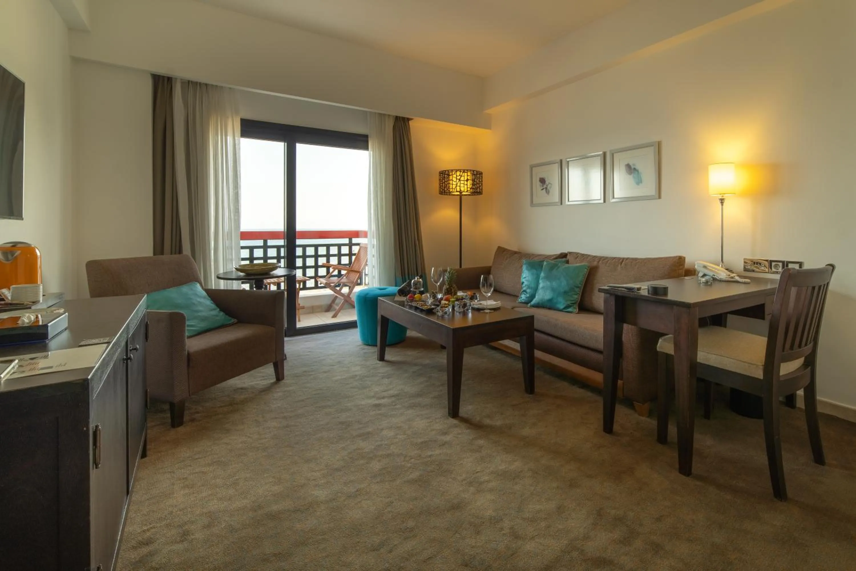 Seating area in Arkin Palm Beach Hotel