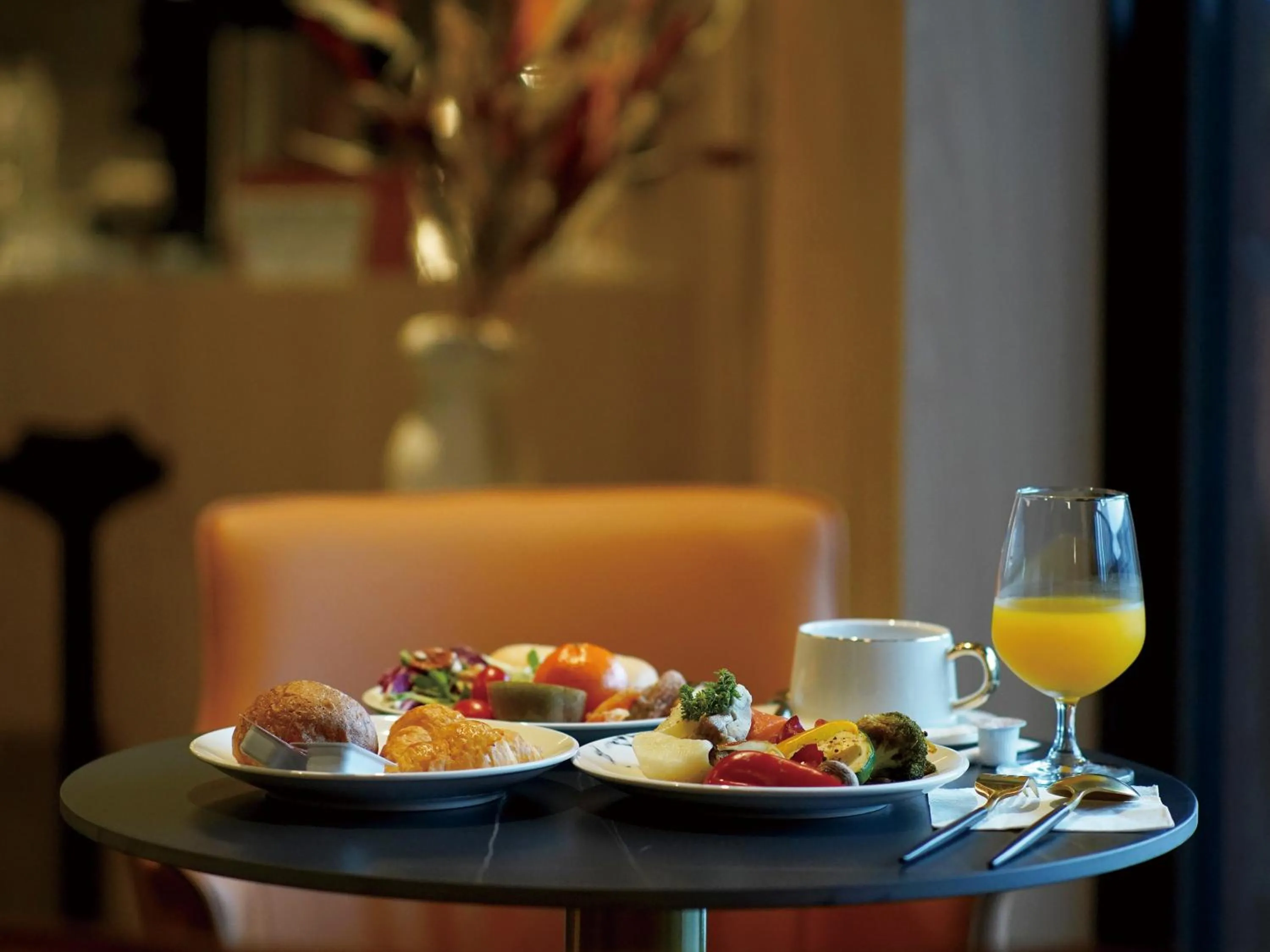 Breakfast in Roaders Plus Hotel - Taipei Station