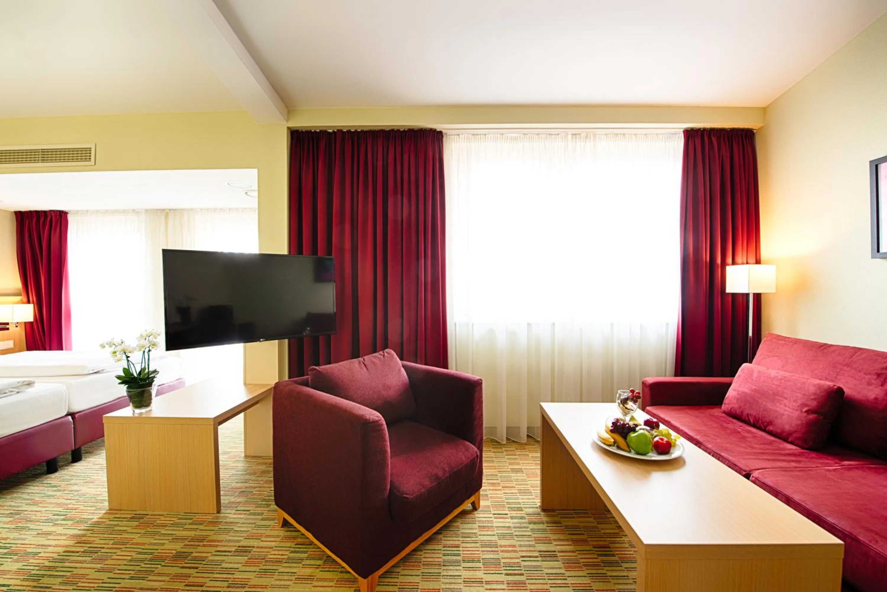 Photo of the whole room, Bed in Welcome Hotel Paderborn