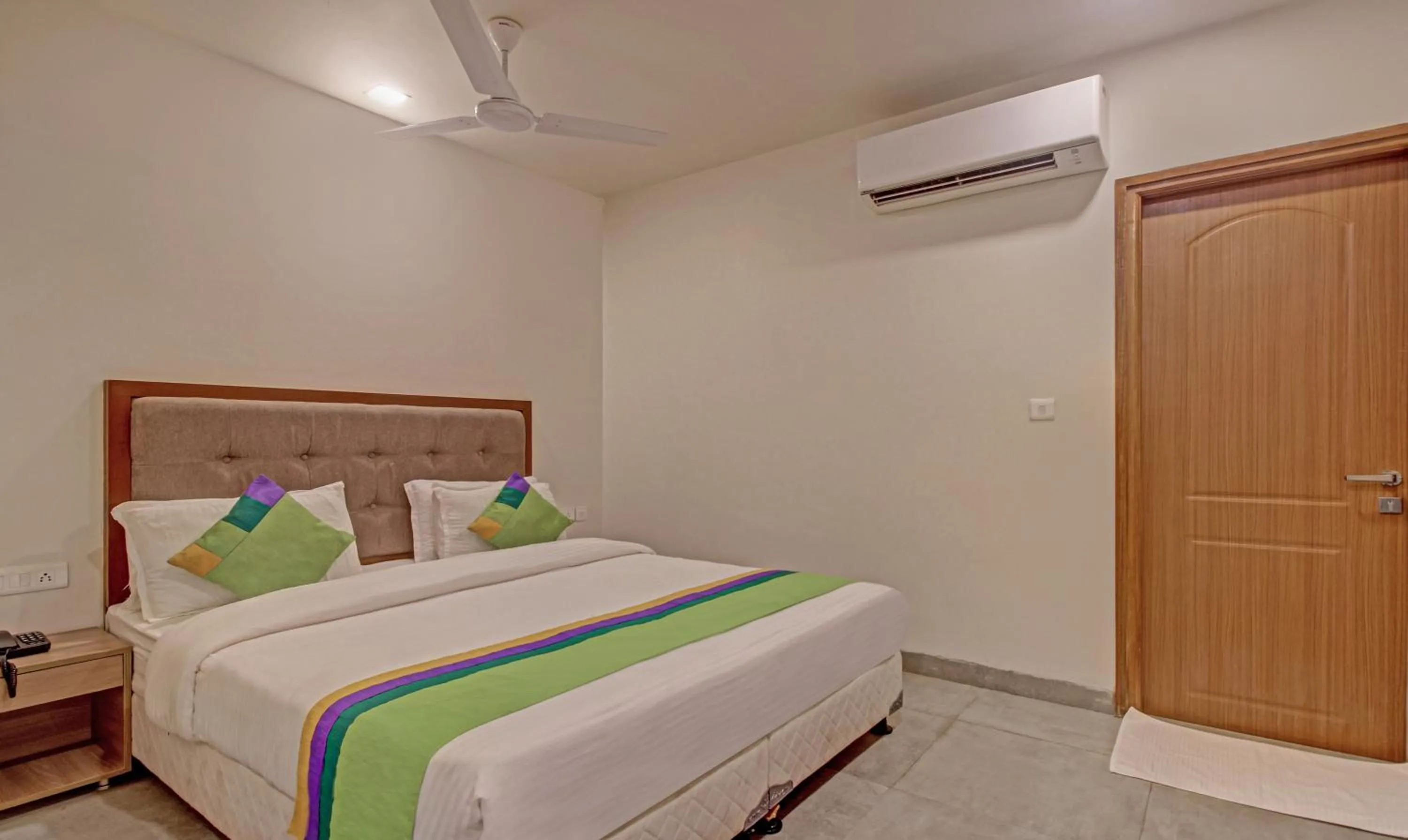 Bedroom in Itsy Hotels Tao Residency, 2 Minutes Walk From Baga Beach