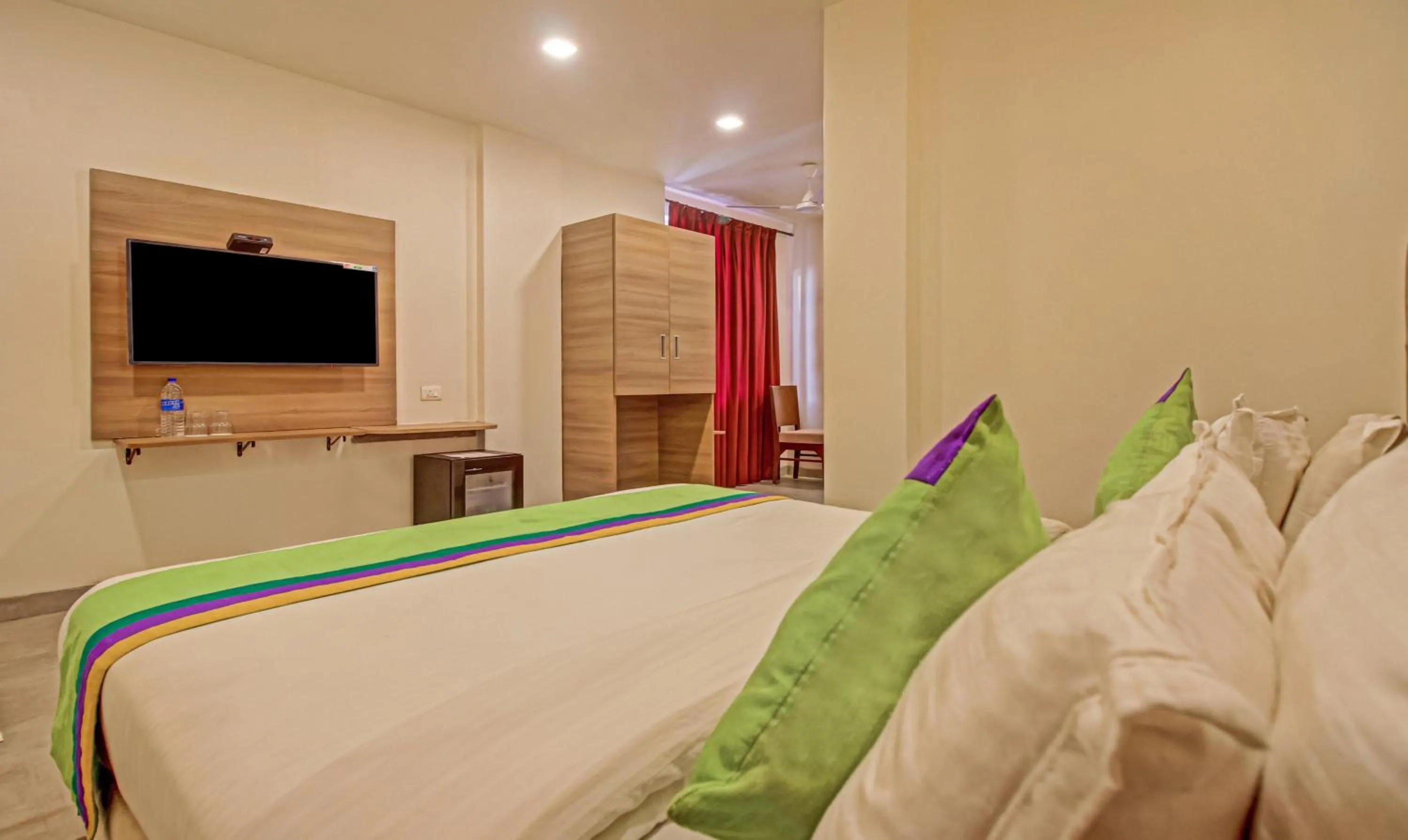 Bedroom in Itsy Hotels Tao Residency, 2 Minutes Walk From Baga Beach